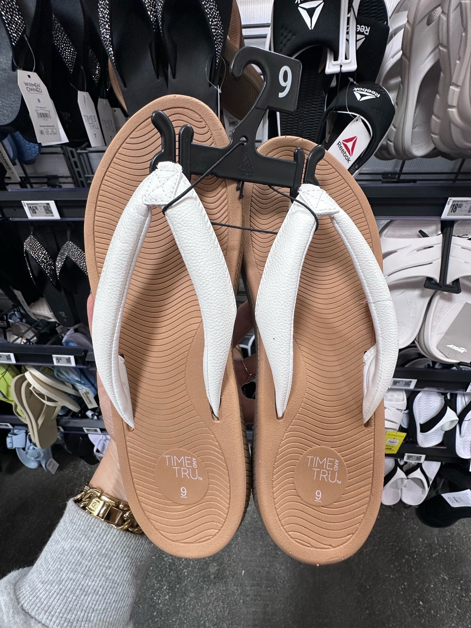 The footbed of these flip flops are so insanely comfy! The straps make you feel like you have nothing on, I know my feet love them! Can’t believe the price for the quality of these 🩴 👏🏻 👏🏻!

#LTKSwim #LTKTravel #LTKSeasonal