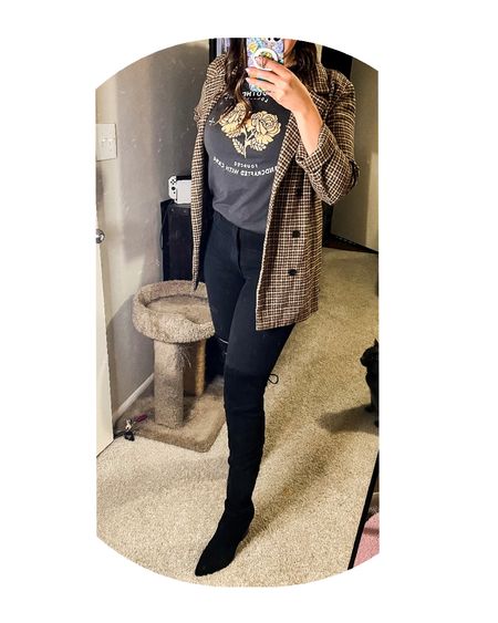 turned my daytime look to night by swapping to black denim & black over the knee boots 

graphic tee 
blazer
Black denim 
Over the knee boot 

#LTKshoecrush #LTKcurves #LTKstyletip
