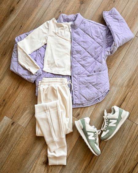 Winter outfit. Quilted jacket. Casual winter outfit. New balance sneakers. White sweatpants. Gym output.

#LTKSeasonal #LTKGiftGuide #LTKfitness
