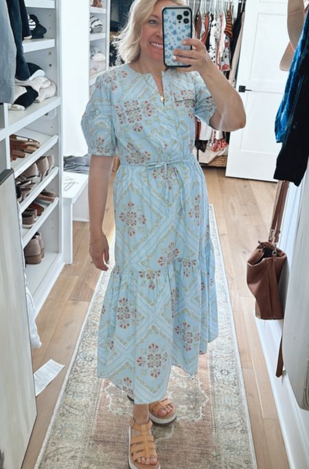 Love my new dress from Loft! Pretty blue with floral pattern. Can easily be dressed up with pumps or keep it casual with sandals 

#LTKSaleAlert #LTKMidsize #LTKOver40