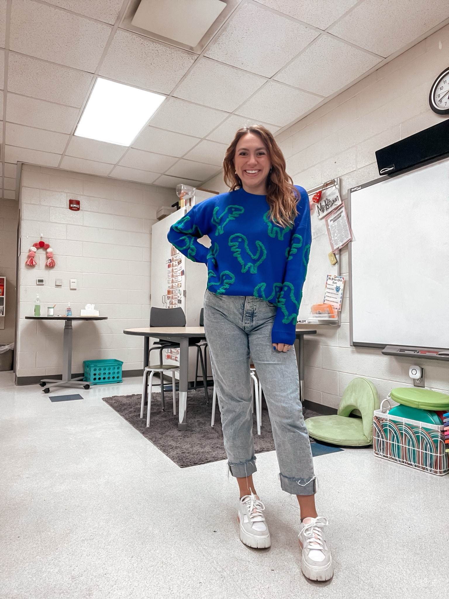 Exact sweater from Dry Goods

Teacher outfits, teacher style, teacher fashion, fun sweaters, winter sweaters, fun work outfits, unique style

#LTKSeasonal #LTKworkwear #LTKfindsunder100