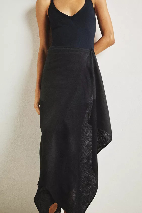 Plain linen beach sarong with wrap-style fastening at the side. | Zara US