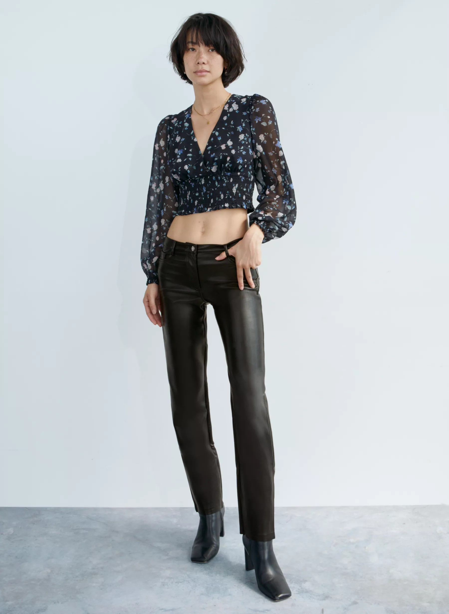 MELINA LOW RISE PANT | Aritzia