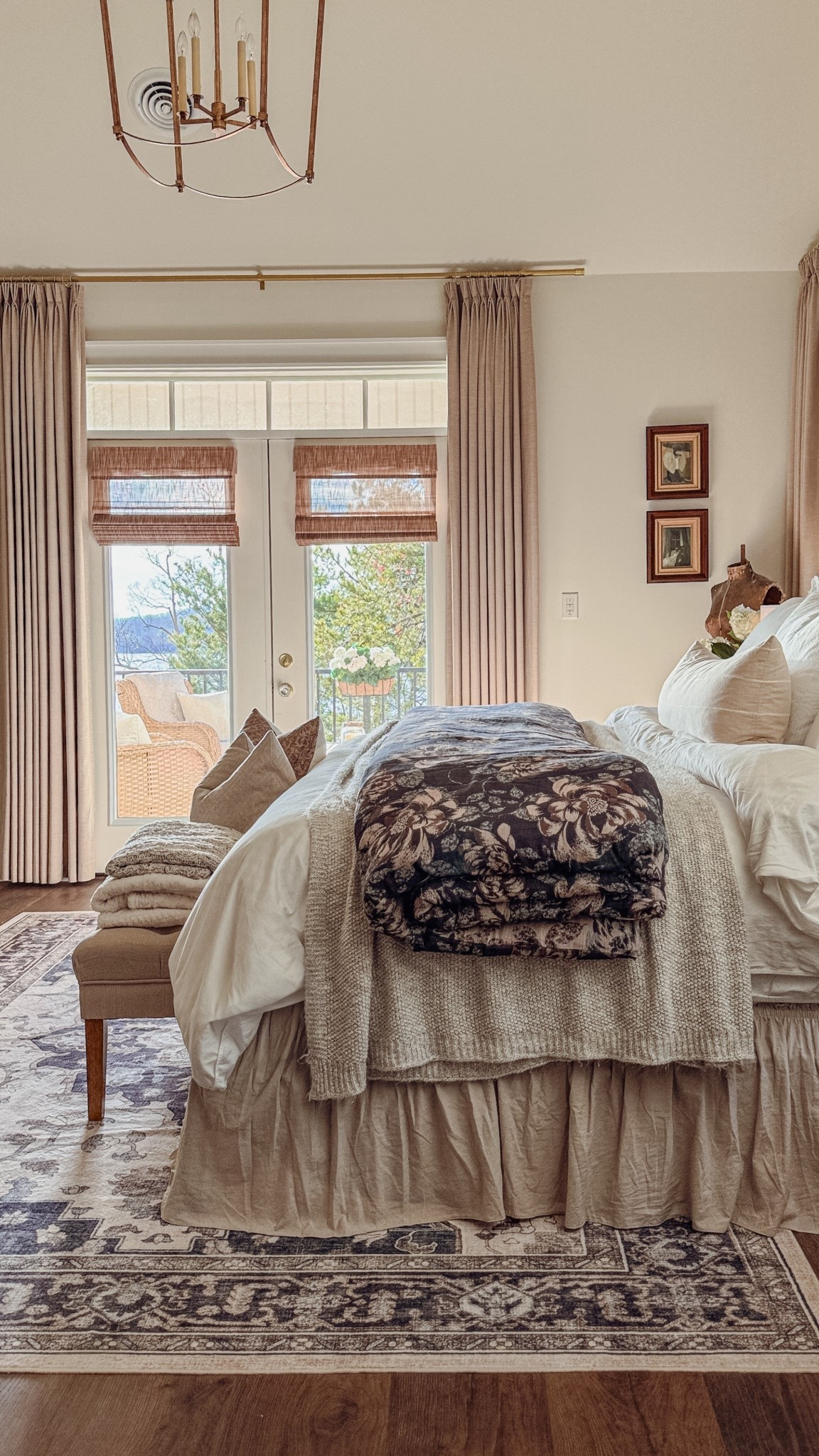 Bedroom 🫶

#LTKFindsUnder50 #LTKSeasonal #LTKHome