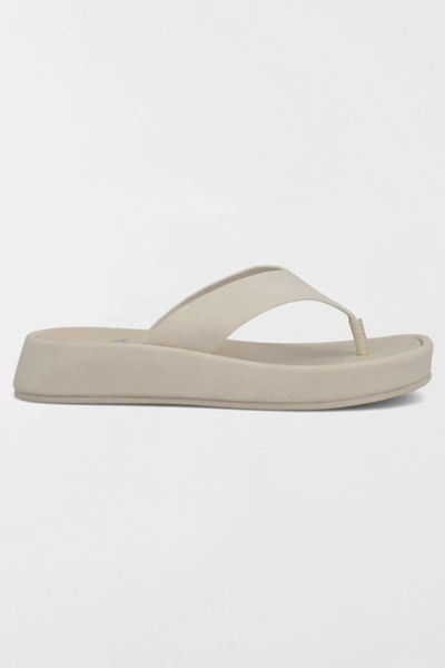 MIA Pamelia Platform Thong Sandal | Urban Outfitters (US and RoW)