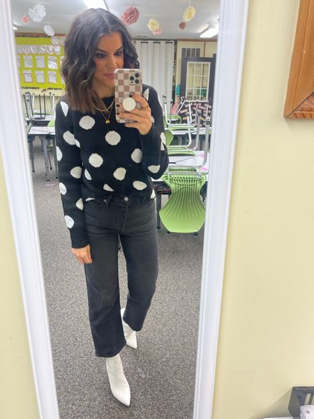 Today’s classroom #ootd

Walmart sweater- size small, on sale for $12!
Levi jeans- size 26. Do down if in between 
Amazon booties- Tts

#LTKunder50 #LTKstyletip #LTKSeasonal