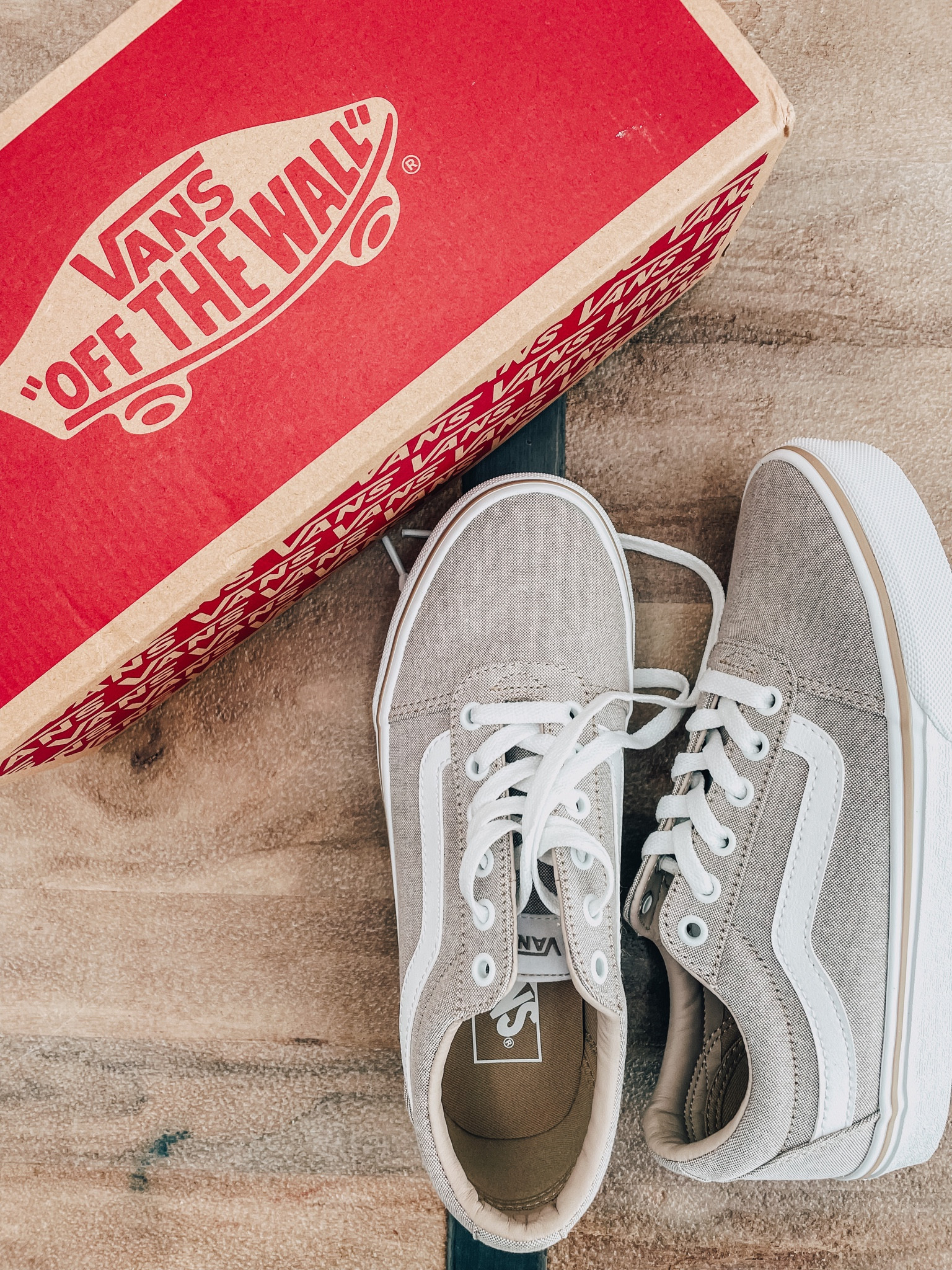 Vans ward sneaker womens sale