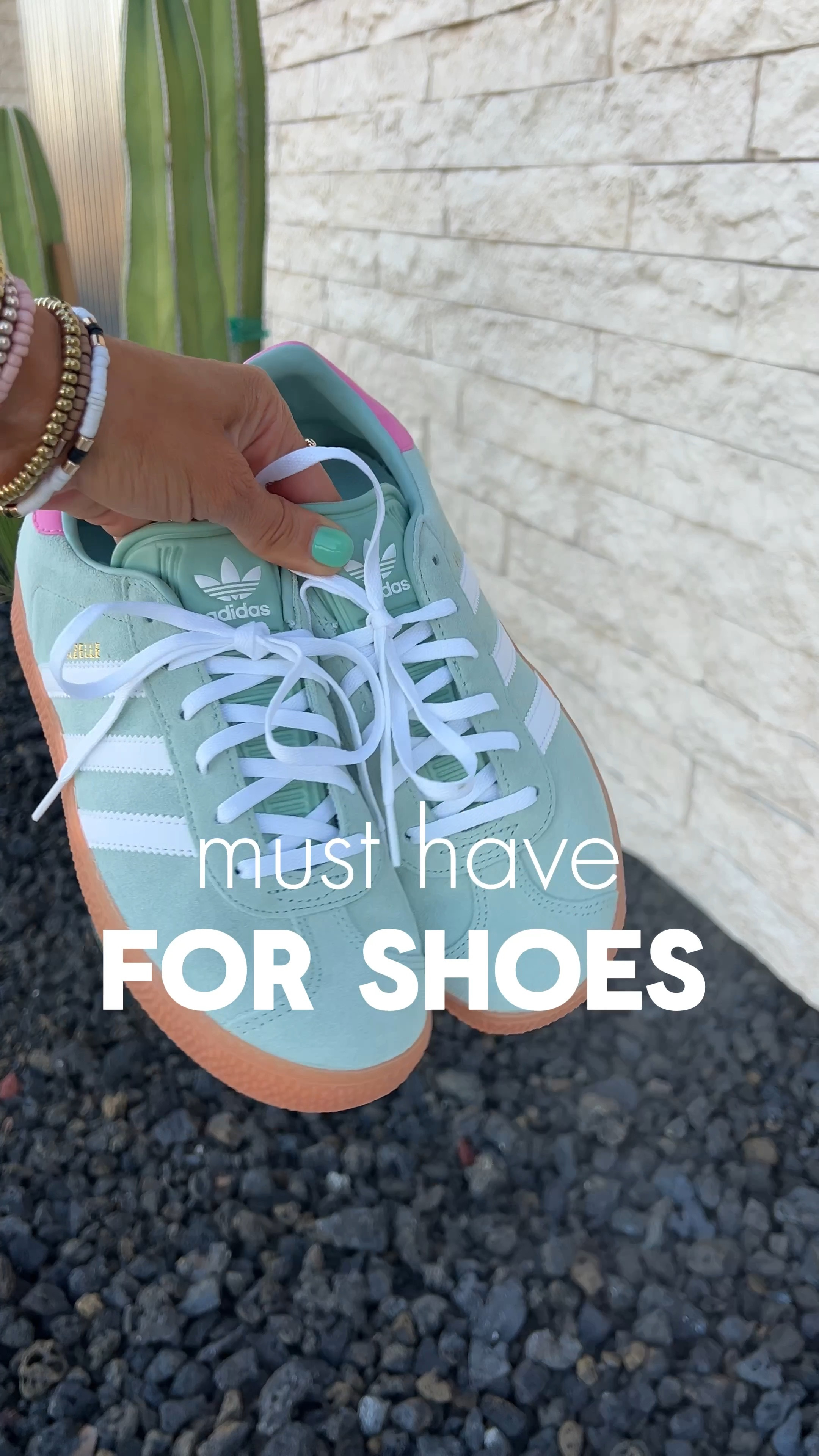 This protective spray is a MUST!! Keeps your shoes looking good as new!!