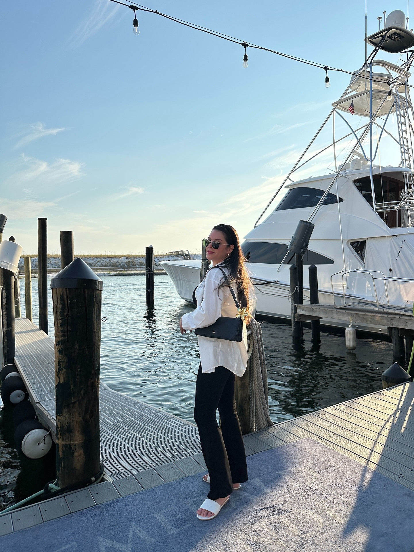 🤍✨ 

📍 HarborWalk Village, Destin FL.

#fashionblogger #nashvilleblogger #fashion #moda #lifestyle #outfitstyle #outfitinspo #outfitinspiration #fashionstyle #nashvilleinfluencer #nashvillecontentcreator #nashvillecreator #travelblogger #floridaexplored #florida #alysbeach #30a