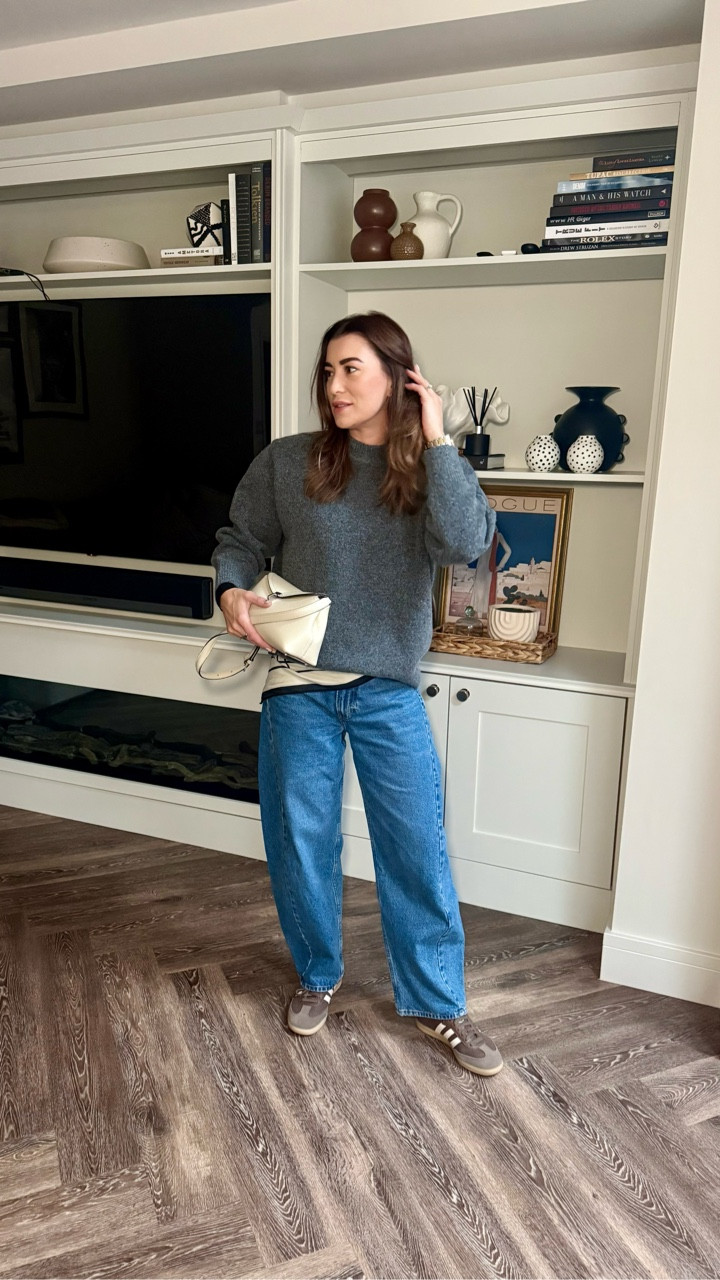 What a day of buying appointments looks like working in the fashion industry. 
Don’t be fooled by the reel. Back to back meetings with 2 big suitcases and train delays isn’t all as glamorous as it looks. 
#fashionweek #fashionbuying