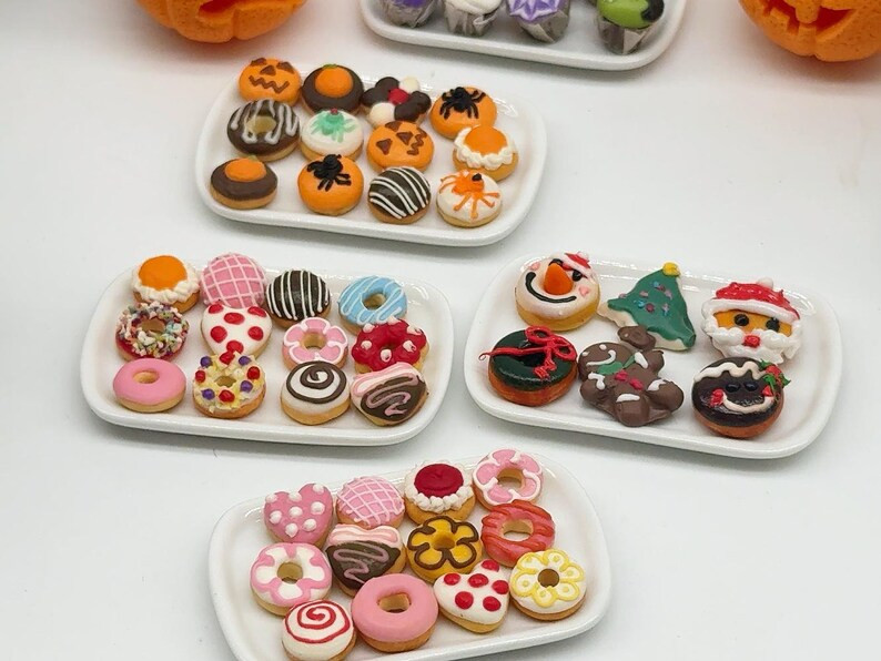 12 Miniature Donuts: Dollhouse Bakery Sweets, 8-15mm | Etsy (US)
