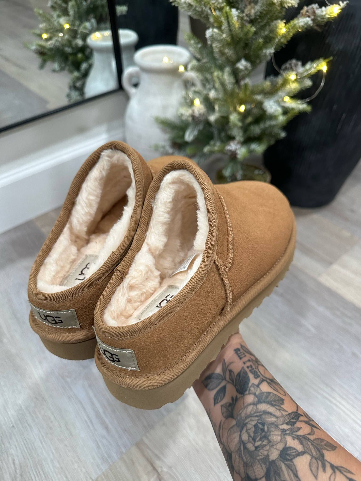 The oh so popular Ugg slippers are fully stocked and on SALE 📣📣Just in time for the cold weather ❄️

#LTKSaleAlert #LTKGiftGuide #LTKHoliday