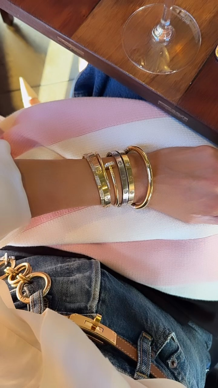 My cute new mixed metal bracelet!!

Shopbop, Mixed metal jewelry, Bracelets, Celine jeans, YSL, Zara, H&M, Hermès, Amazon, Gemme Beauty, Emily Gemma

#LTKBeauty #LTKdayinmylife #LTKgrwm
