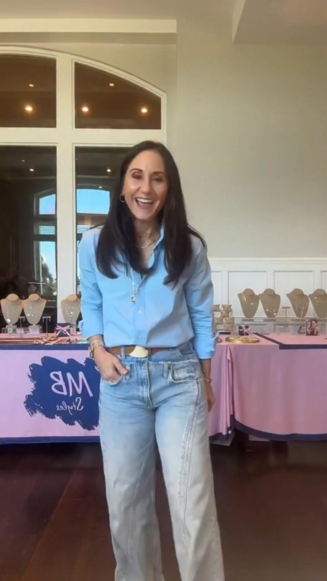 Mondays at Meredith ✨ Another show, another day — and here’s your Stack of the Week. Stay tuned… our special Love Stack is coming with some very new things you won’t want to miss. #mbstyles #affordableluxury #mondayswithmeredith