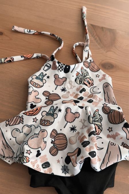 the cutest outfit for Disney! Ordered Lila a 3-6 months for our Disney trip 

#LTKbaby #LTKtravel #LTKkids