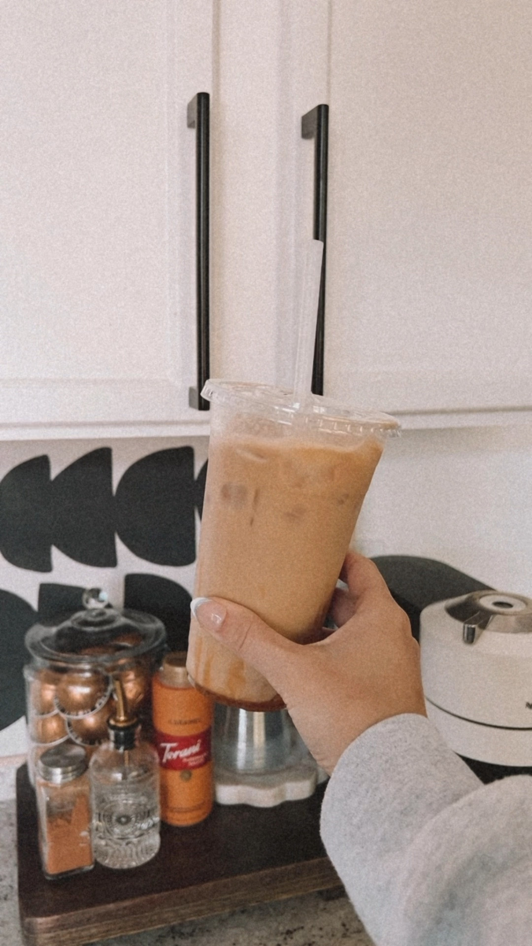 Coffee bar setup 🧋🤎

#LTKVideo #LTKSeasonal #LTKHome