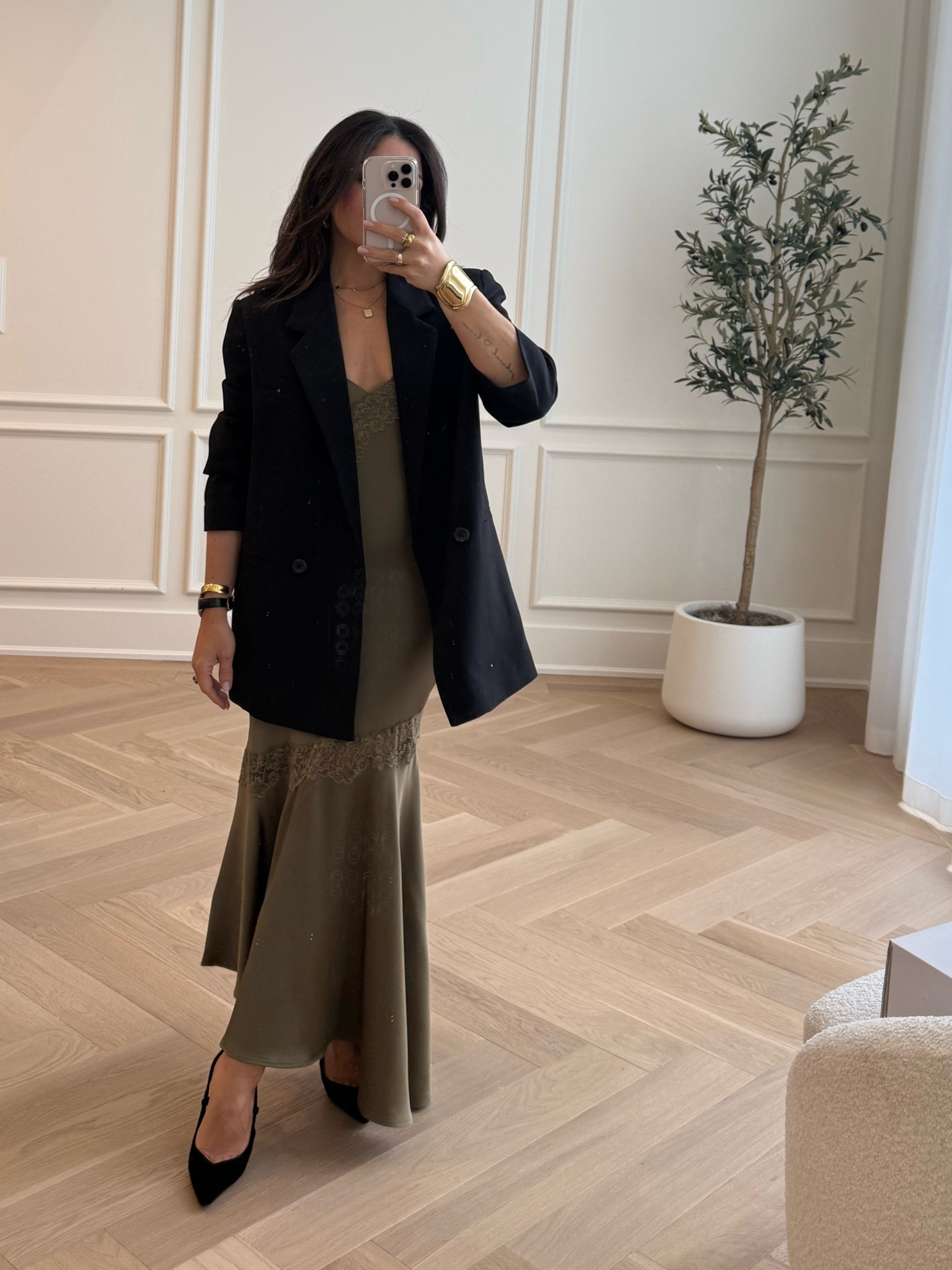 Dinner outfit tonight 

Wearing XS dress 
XS blazer 