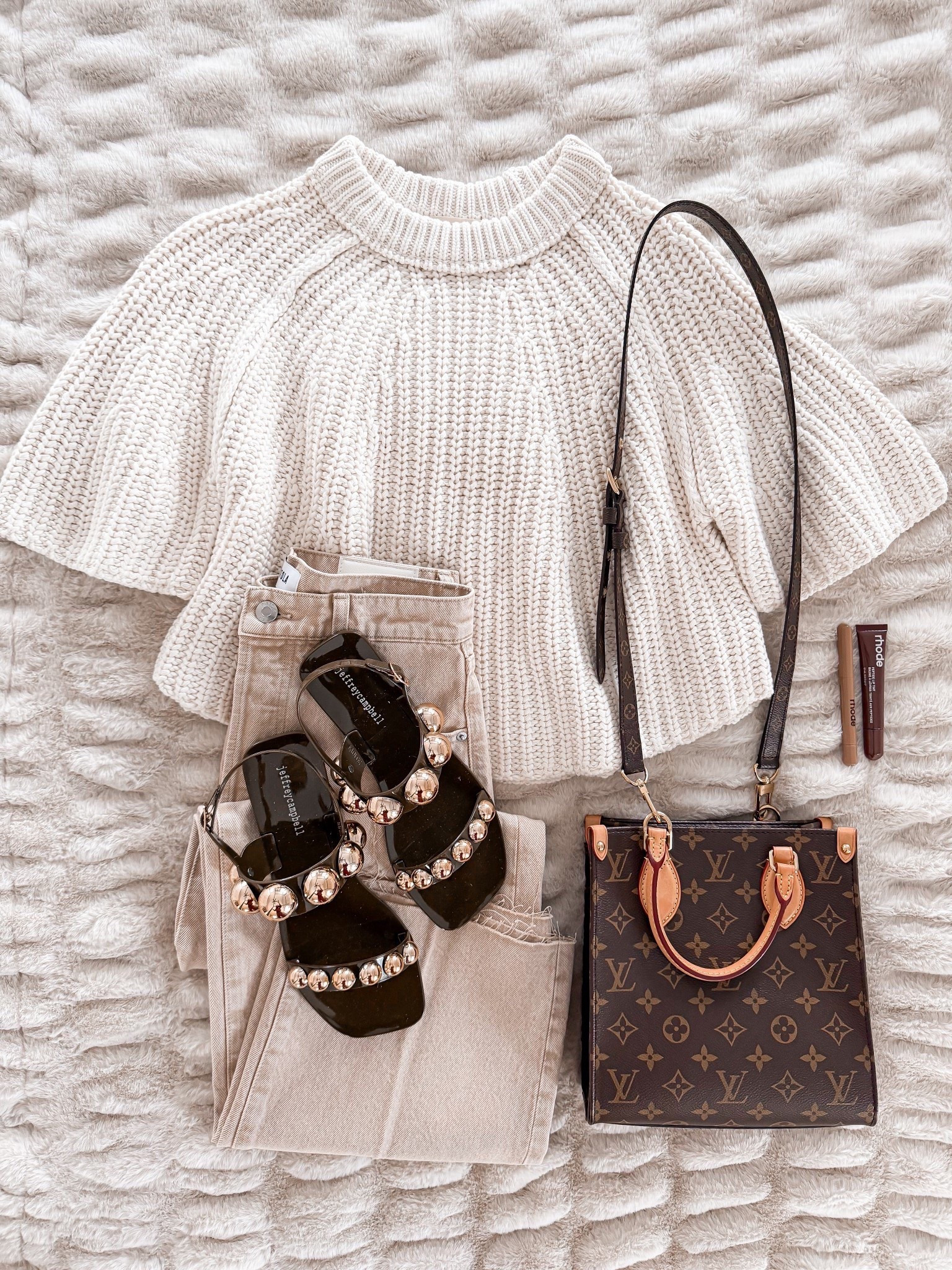 Nothing better than these neutral jeans for Spring 😍 🔗⬇️ 

#LTKSeasonal #LTKootd #LTKgrwm