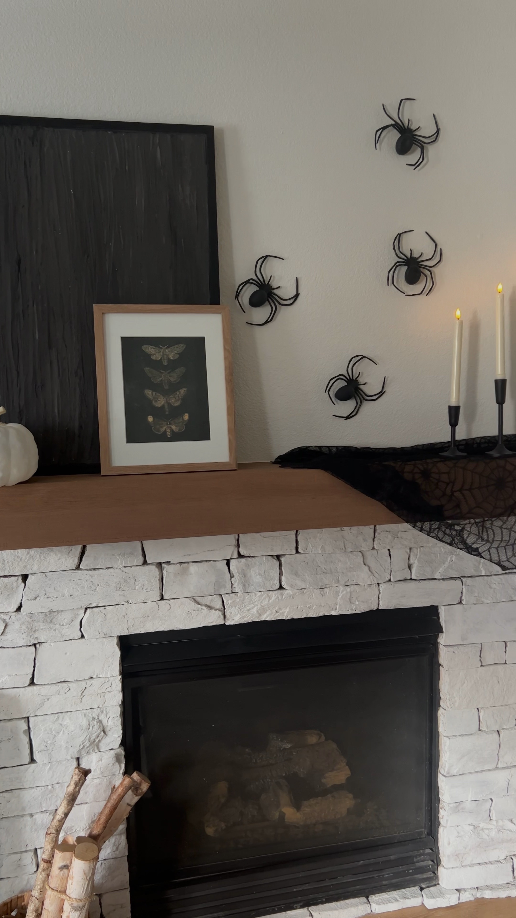 Neutral Halloween mantel 

xo, Sandroxxie by Sandra
www.sandroxxie.com | #sandroxxie


Halloween, neutral Halloween decor

#LTKfindsunder50 #LTKhome #LTKHalloween