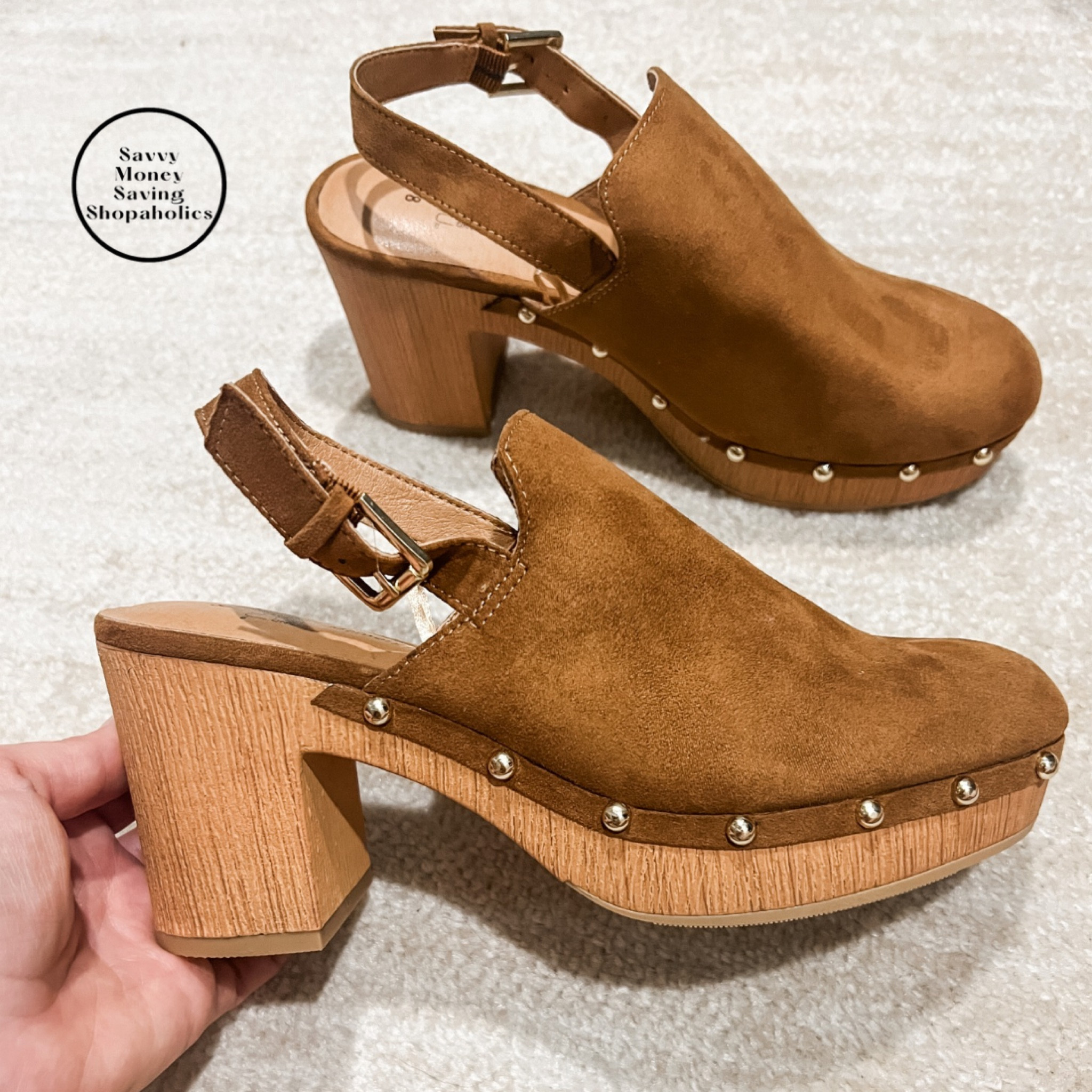 😍😍 Just me over here drooling over these new clogs. 🤤 These have a memory foam insole and I can tell they will be a favorite this fall! 