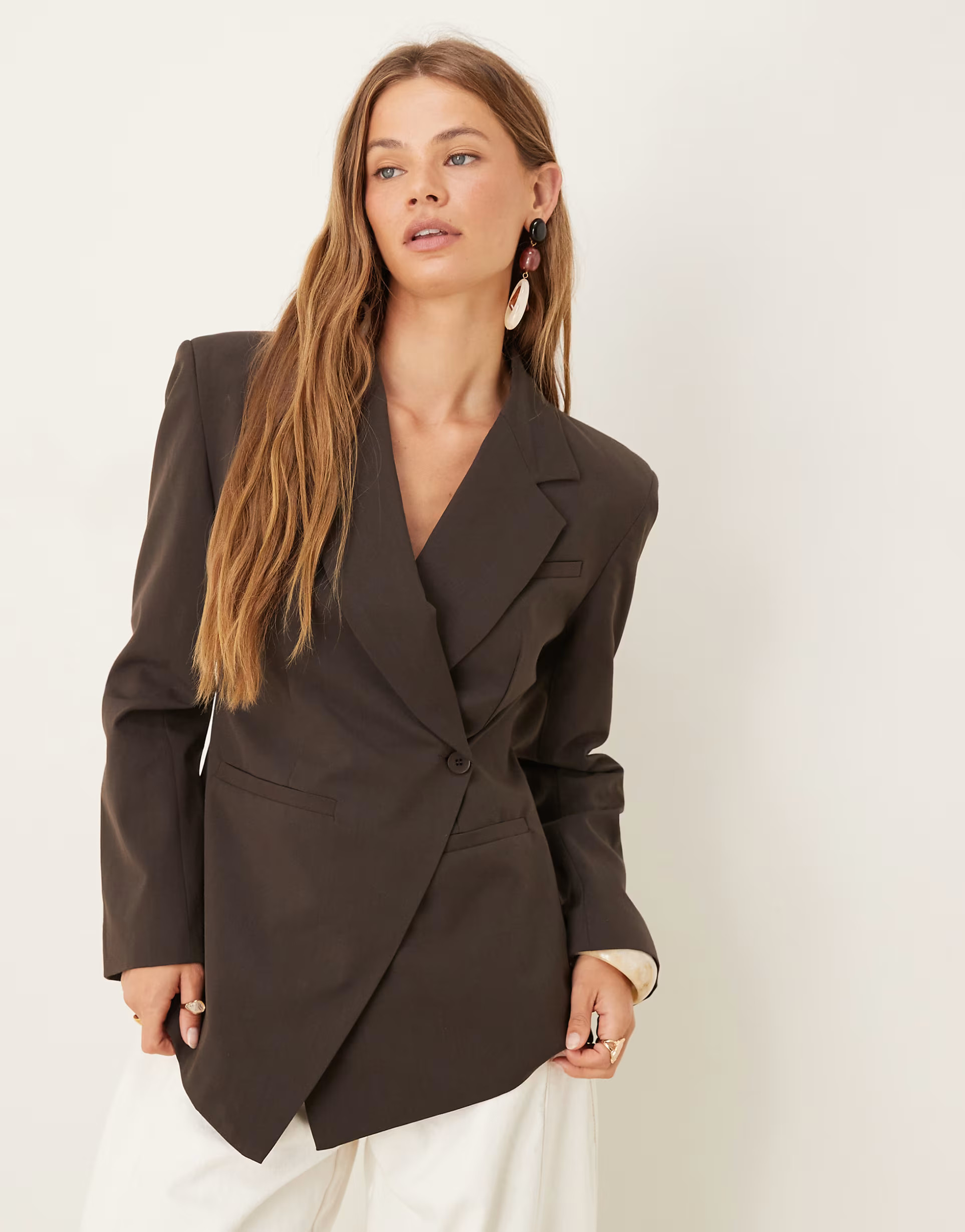 ASOS DESIGN tailored nipped waist blazer with cut away hem in chocolate | ASOS | ASOS (Global)