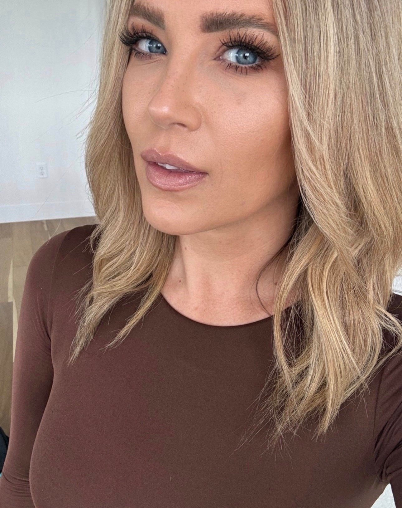 Over 40 makeup routine!

Makeup
Makeup routine 
Face
Beauty 
Skin 
Eyeshadow 
Foundation


#LTKBeauty #LTKOver40 #LTKgrwm