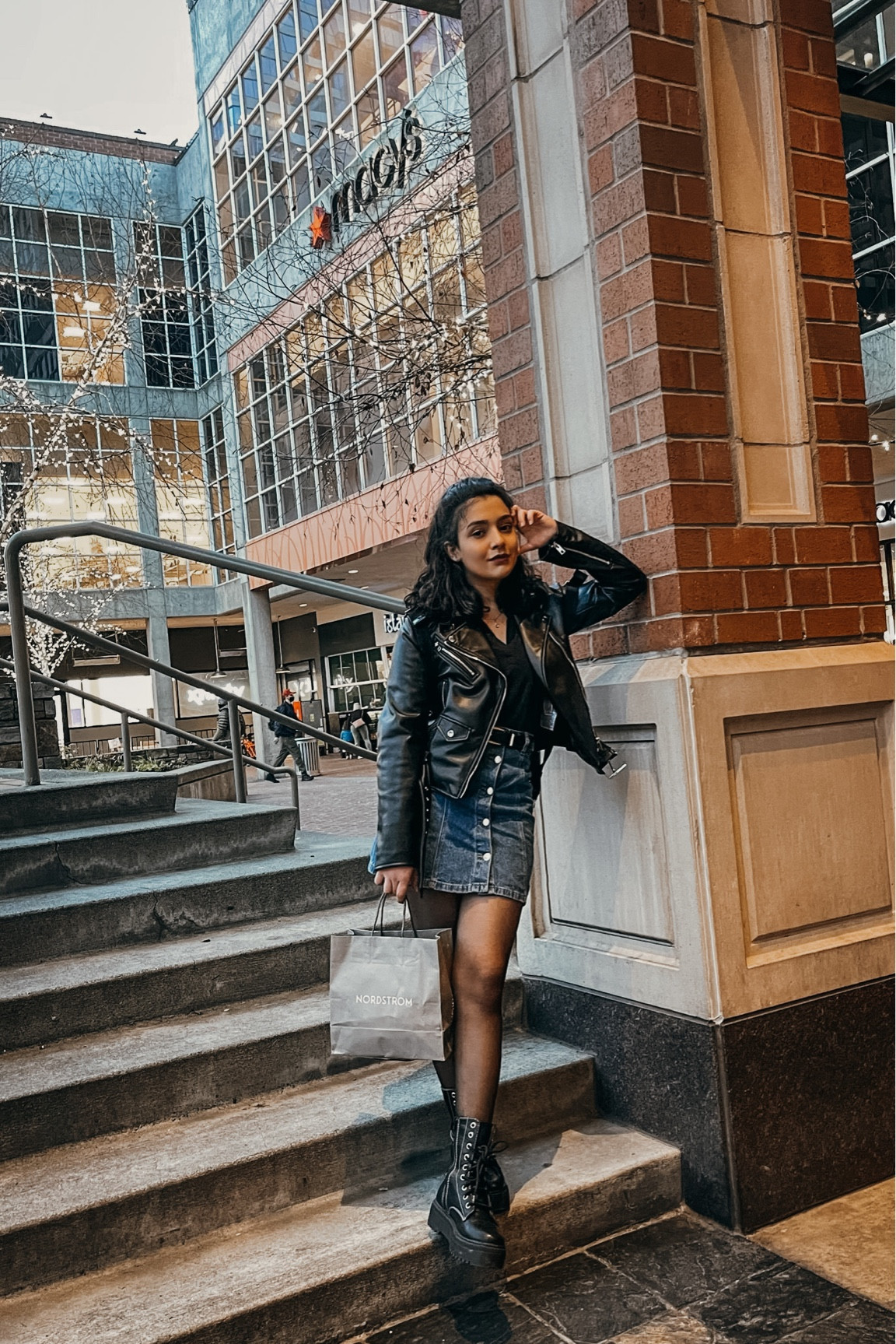 Check out this classy look perfect for fall and late winter 

#LTKSeasonal #LTKfit #LTKunder100