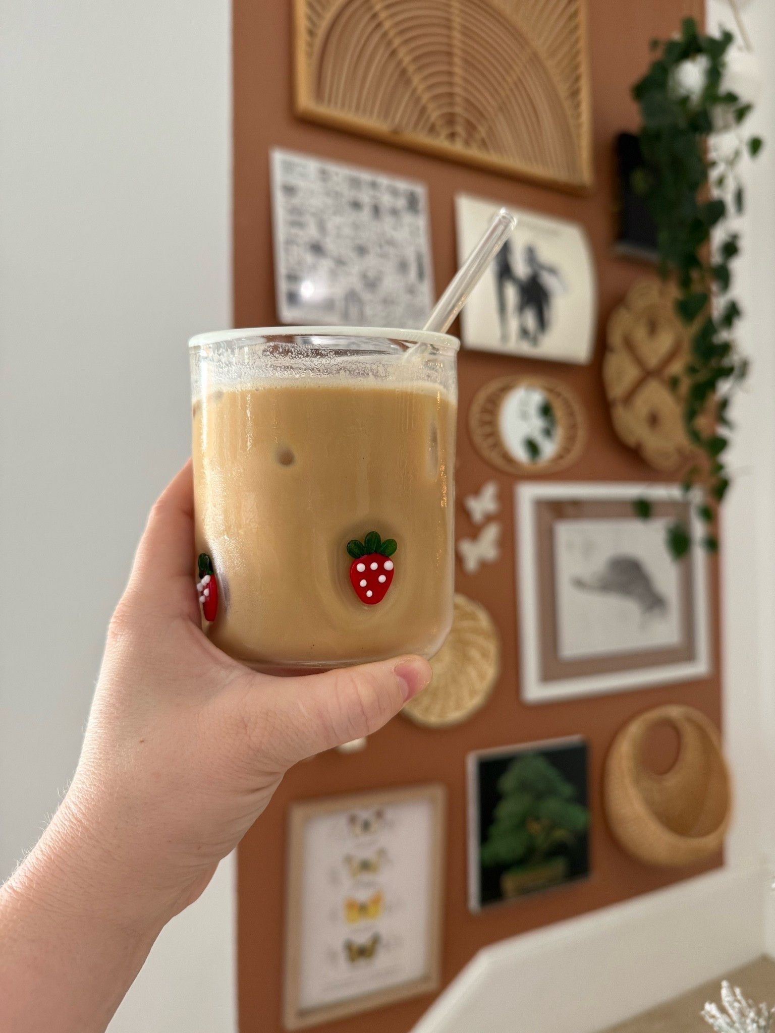 Strawberry icon juice glass 

#LTKHoliday #LTKSeasonal #LTKGiftGuide