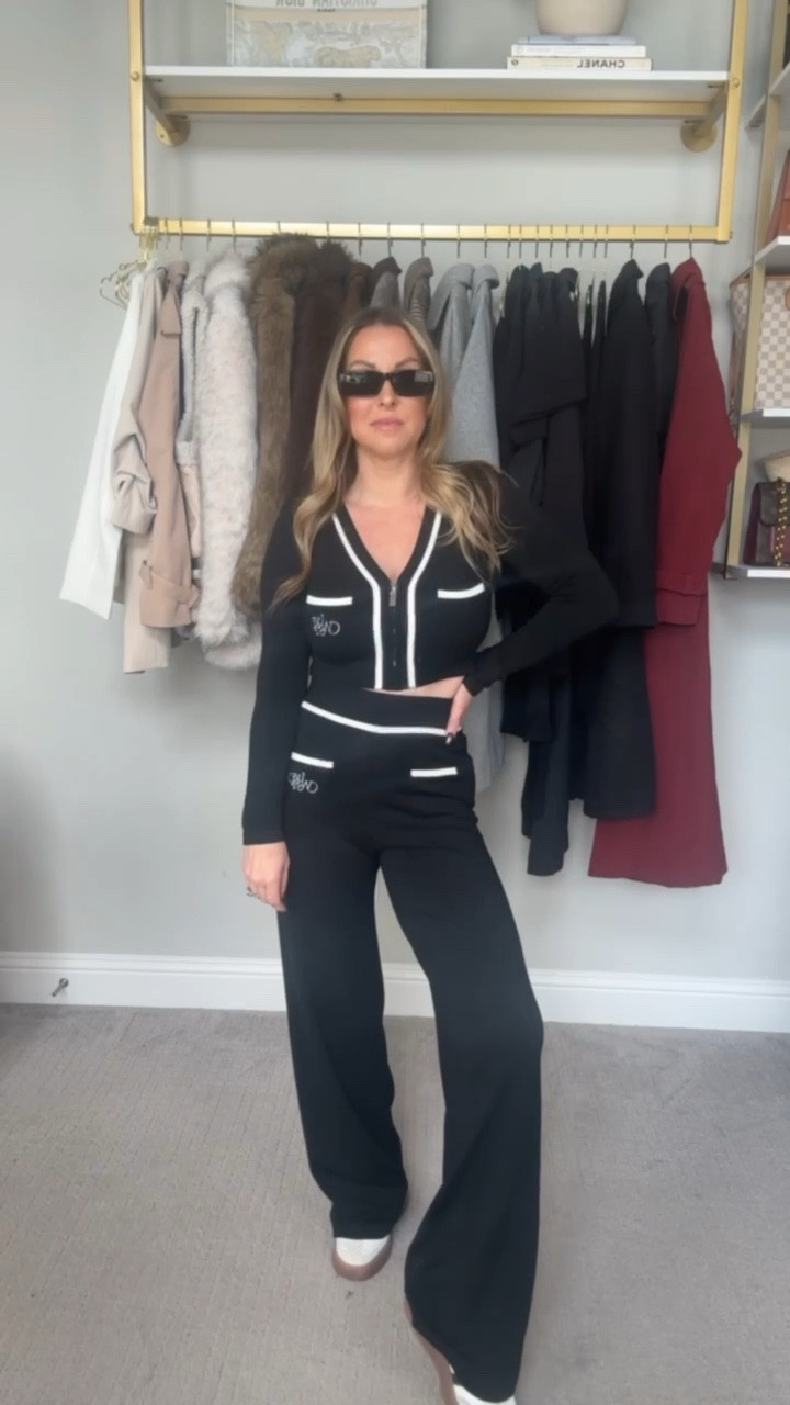 This set is so good!! Love the white accent lines on it and it fits so good! Wearing a size small in both pieces!  Use my code NH25 for 25% off! All items linked⬆️

#LTKStyleTip #LTKActive #LTKFitness