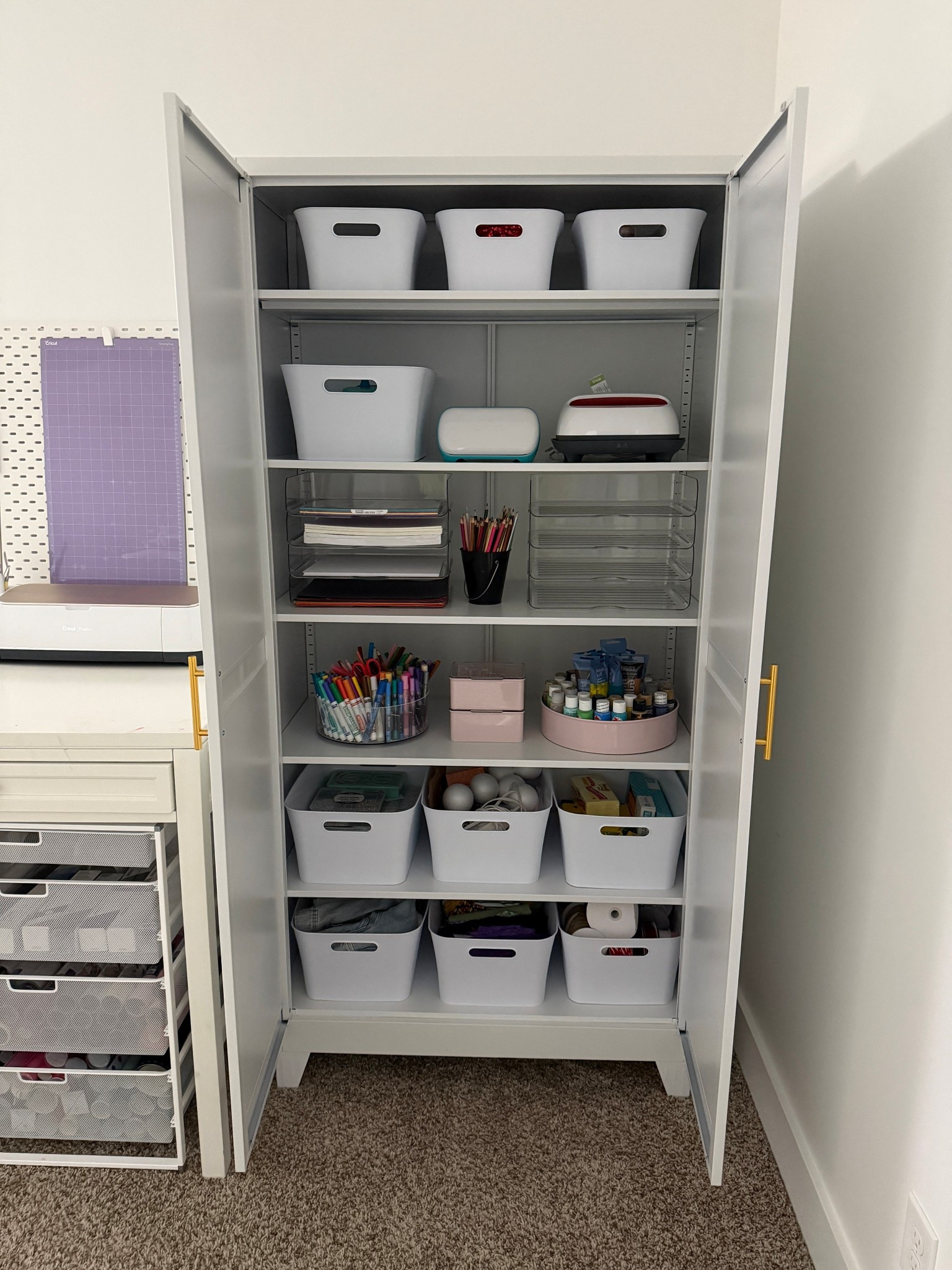Organized craft cabinet

#LTKHome