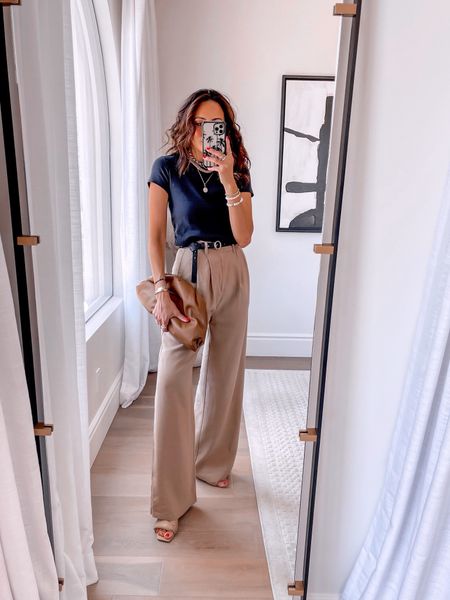 Workwear Wednesday and I found one of my favorite pair of pants on sale as well as my heels! 




Workwear, office style, sale, trousers, style 

#LTKSaleAlert #LTKWorkwear #LTKOver40