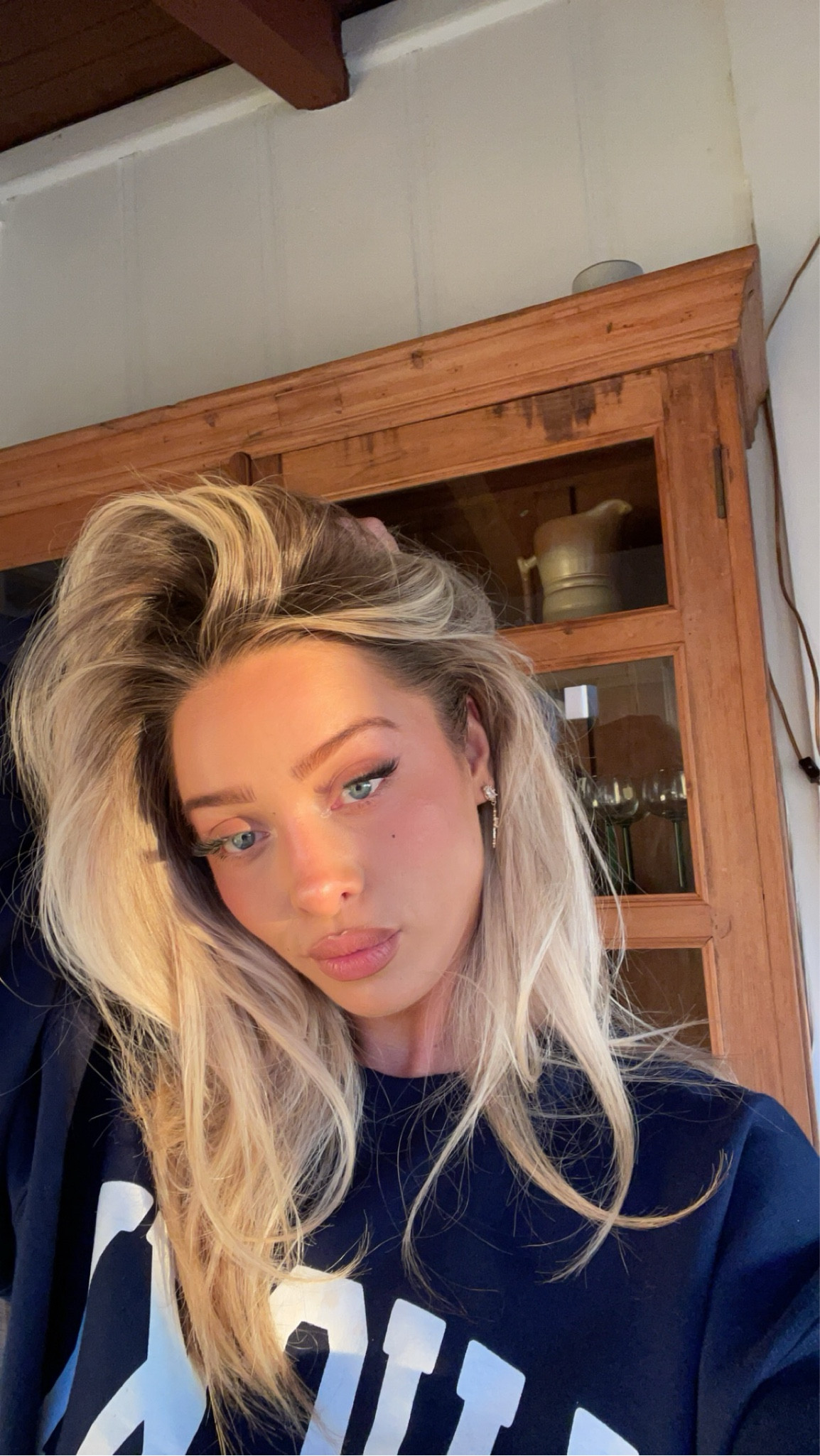 Time for a glow up 🌅💋
Try out my updated makeup routine in my latest YouTube and catch up on my upcoming travel plans ✈️ 

#LTKfindsunder100 #LTKstyletip #LTKbeauty