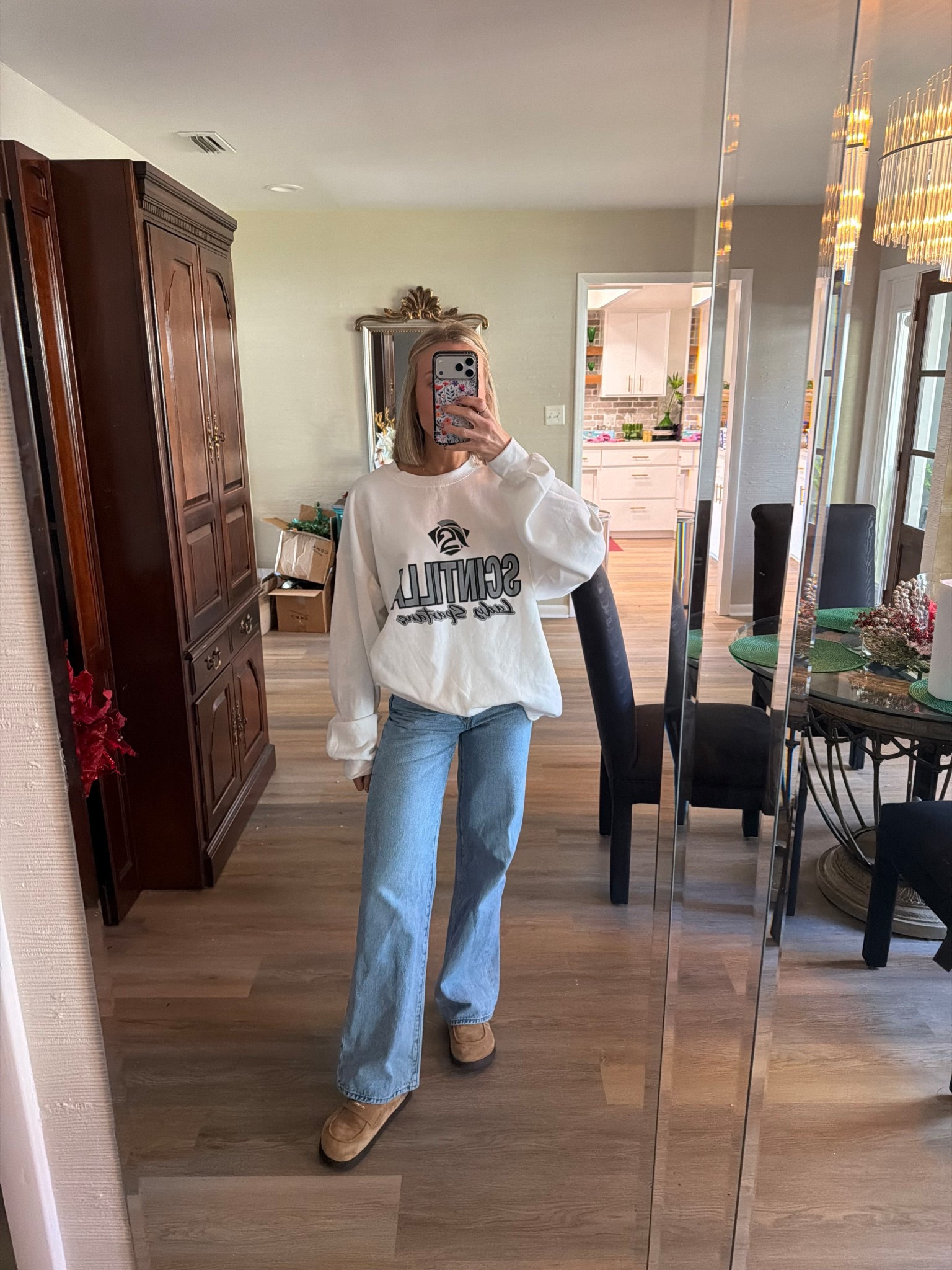 Levi jeans are the best jeans I swear! 

#LTKFindsUnder100 #LTKSeasonal #LTKdayinmylife