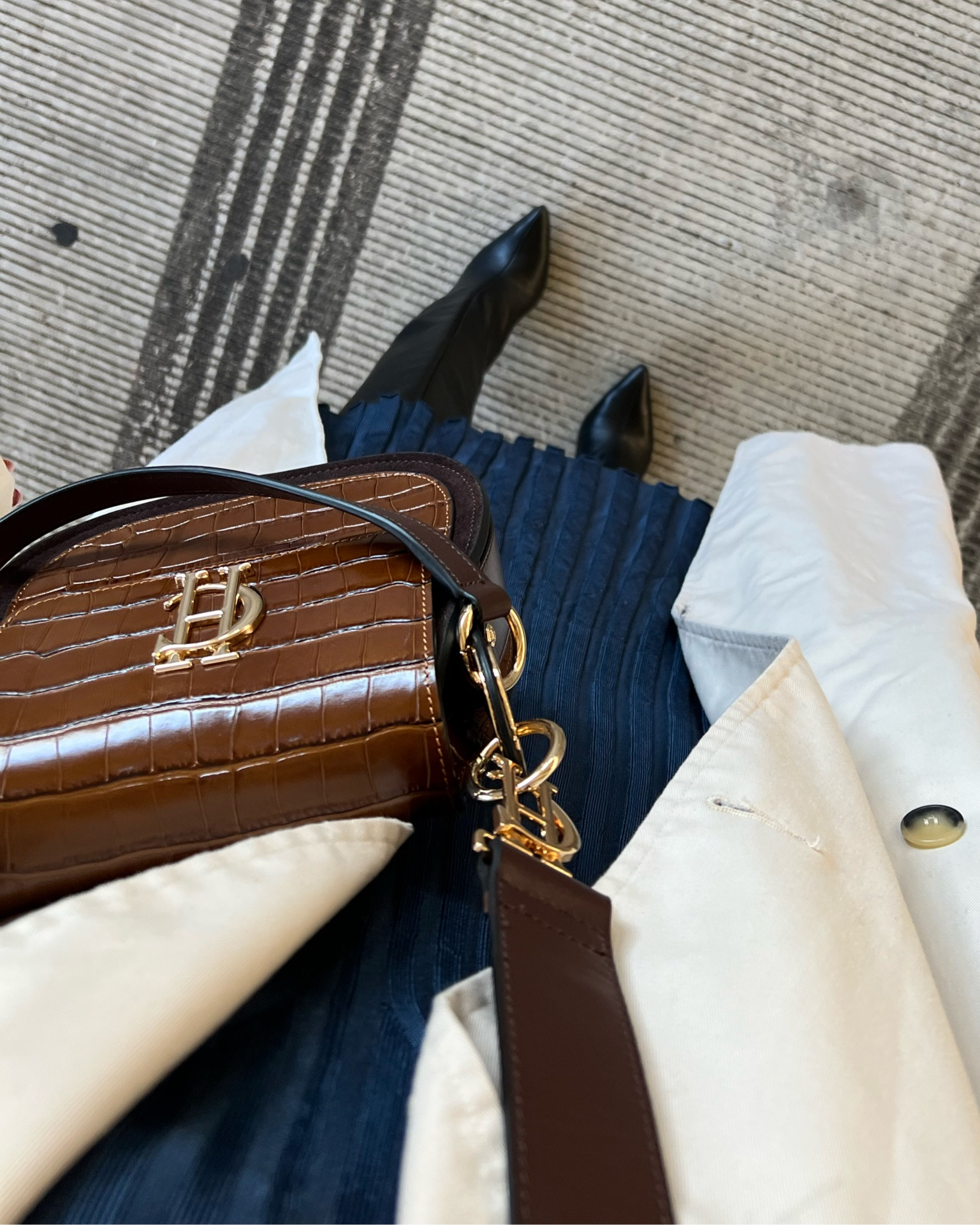 A light knit dress(size XS) from H&M that’s perfect for layering this spring! 

affordable style, classy style, knee high boots, minimal outfit inspiration, trenchcoat

#LTKworkwear #LTKstyletip #LTKSeasonal