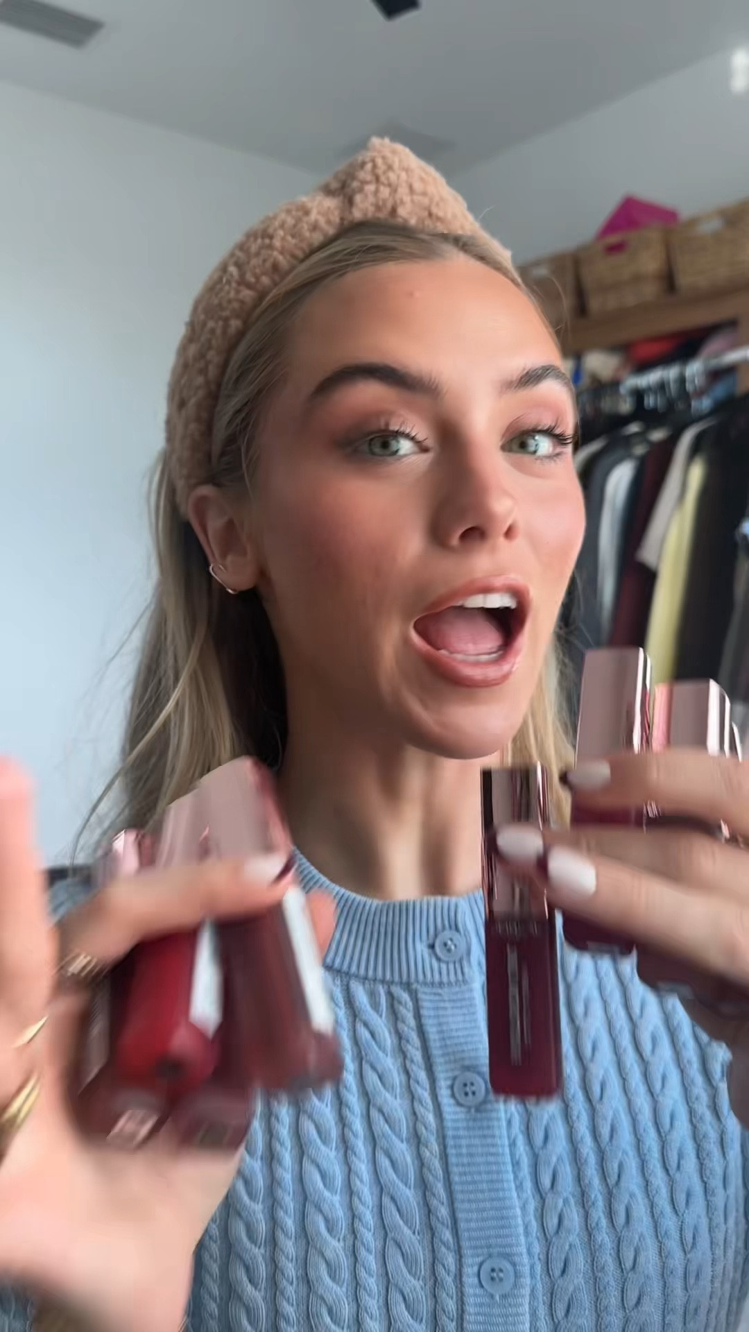couldn’t keep this one to myself any longer @lorealparisusa just gave us the Hyaluron Tint Lip Stain Serum 💋 these are cool they have the hydration of a serum with the stain power of your typical lip stain with up to 12 hour weightless color. There are eight shades! You get the best of both worlds too because you can dab and blot for a natural flush or let it dry fully for the bold color payoff. 

#lorealparispartner #lipstain #hyalurontintlipstain #lipstainserum #newmakeuprelease

#LTKgrwm #LTKselfcare #LTKBeauty