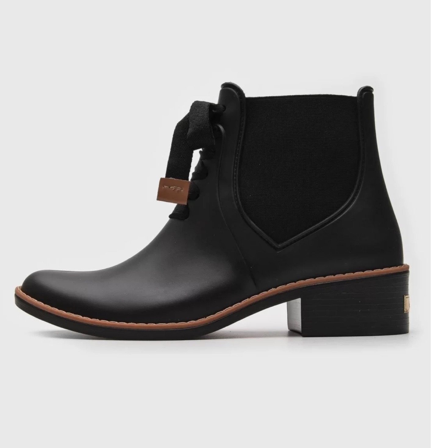 Voltou parceladinha!! 😜🥾 Colcci p/ a mulherada estilosa!*
boyBota Chelsea Colcci Gorgurão Preto
🔥POR R$ 79,99

#LTKSale #LTKbeauty #LTKbrasil