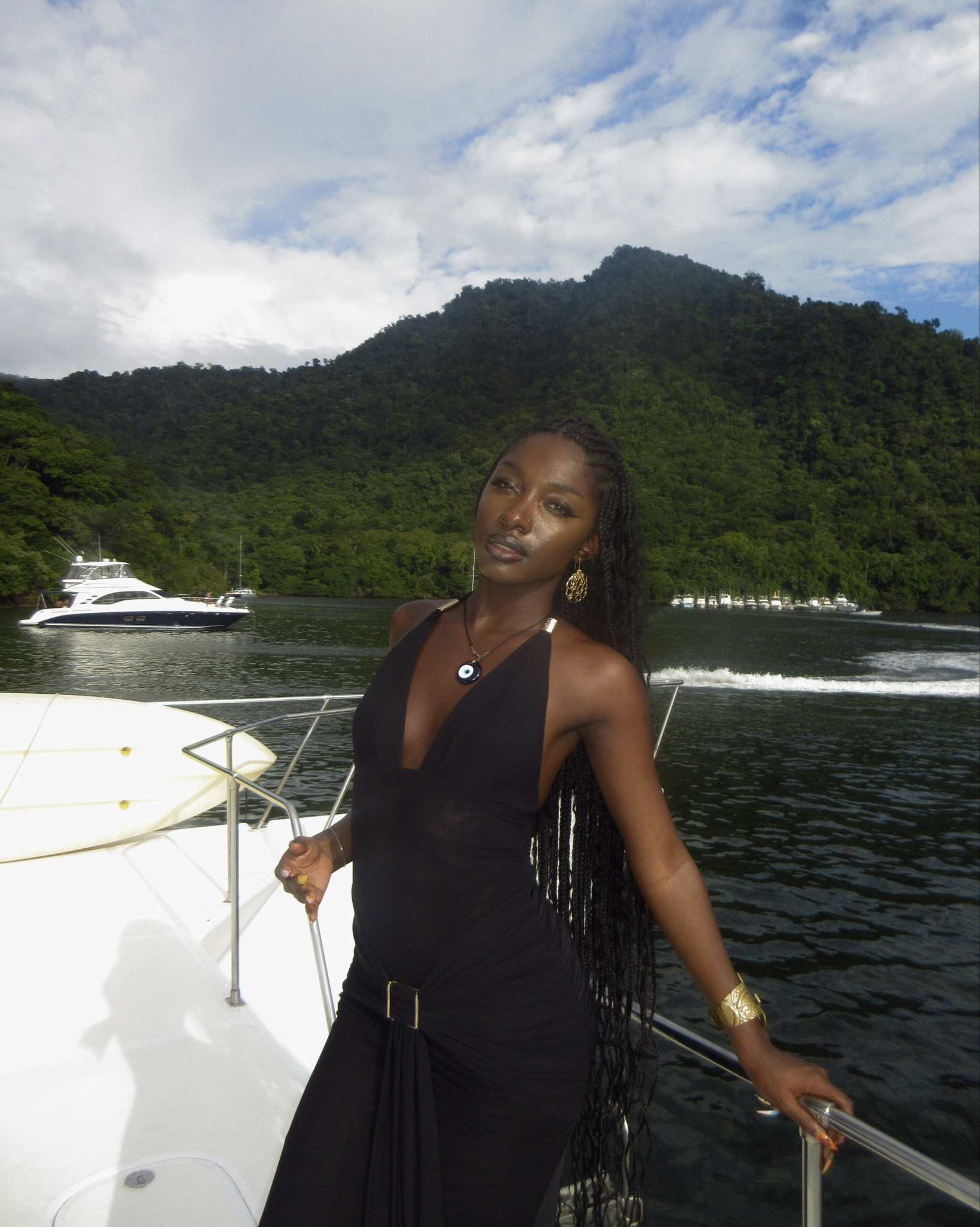 🛥️🌊 

#LTKTravel #LTKootd #LTKSeasonal