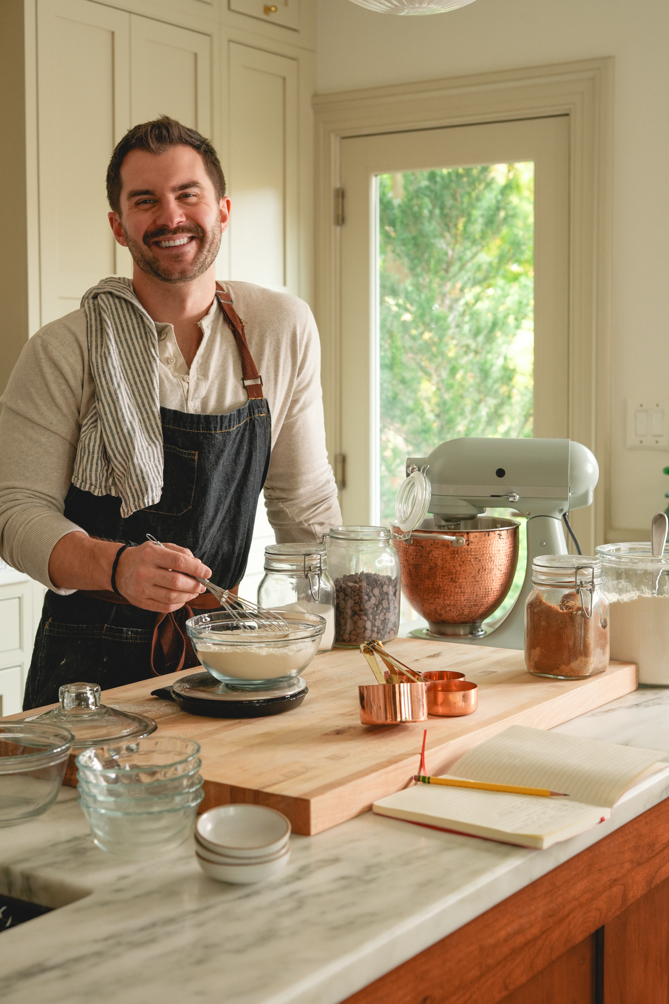 We're sharing our favorite recipe for the perfect cookie - but it's not just about the ingredients, you need the right bakeware too. @wayfair’s Black Friday event starts NOW! Everything is up to 80% off with free shipping! 


Chewy chocolate chip cookies with crisp edges are our preference and this year, we're gifting cookie kits to our neighbors and friends. Gifting a beautiful set of copper finish measuring cups, or a Christmas cookie platter, is the perfect present for the baker in your life. Or, treat yourself - 'tis the season after all! #Ad #WayfairPartner #PaidLink 

 