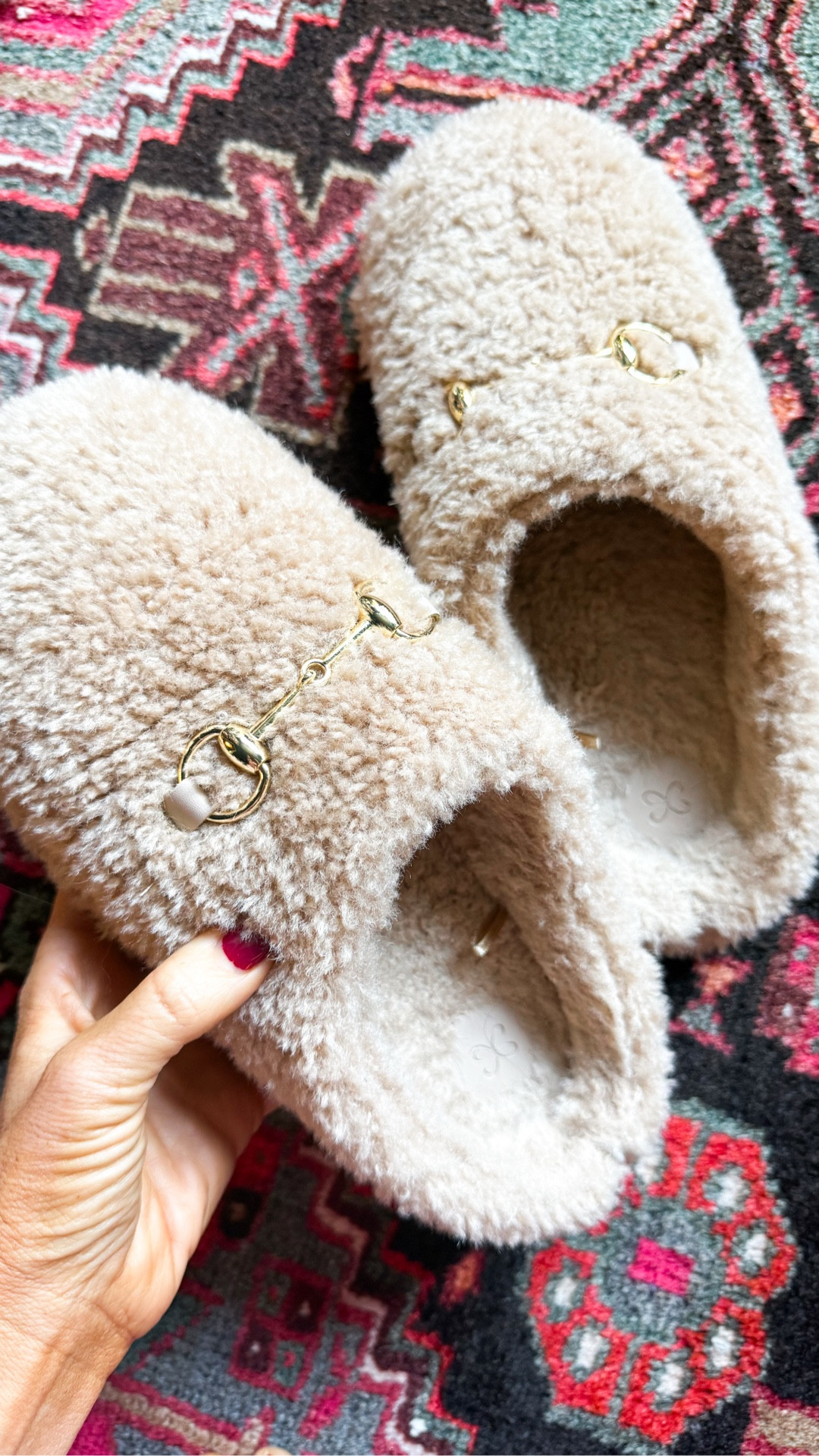 the perfect winter slippers! reg $68 today $25 in lots of colors • 

#LTKFindsUnder50 #LTKSaleAlert #LTKSeasonal