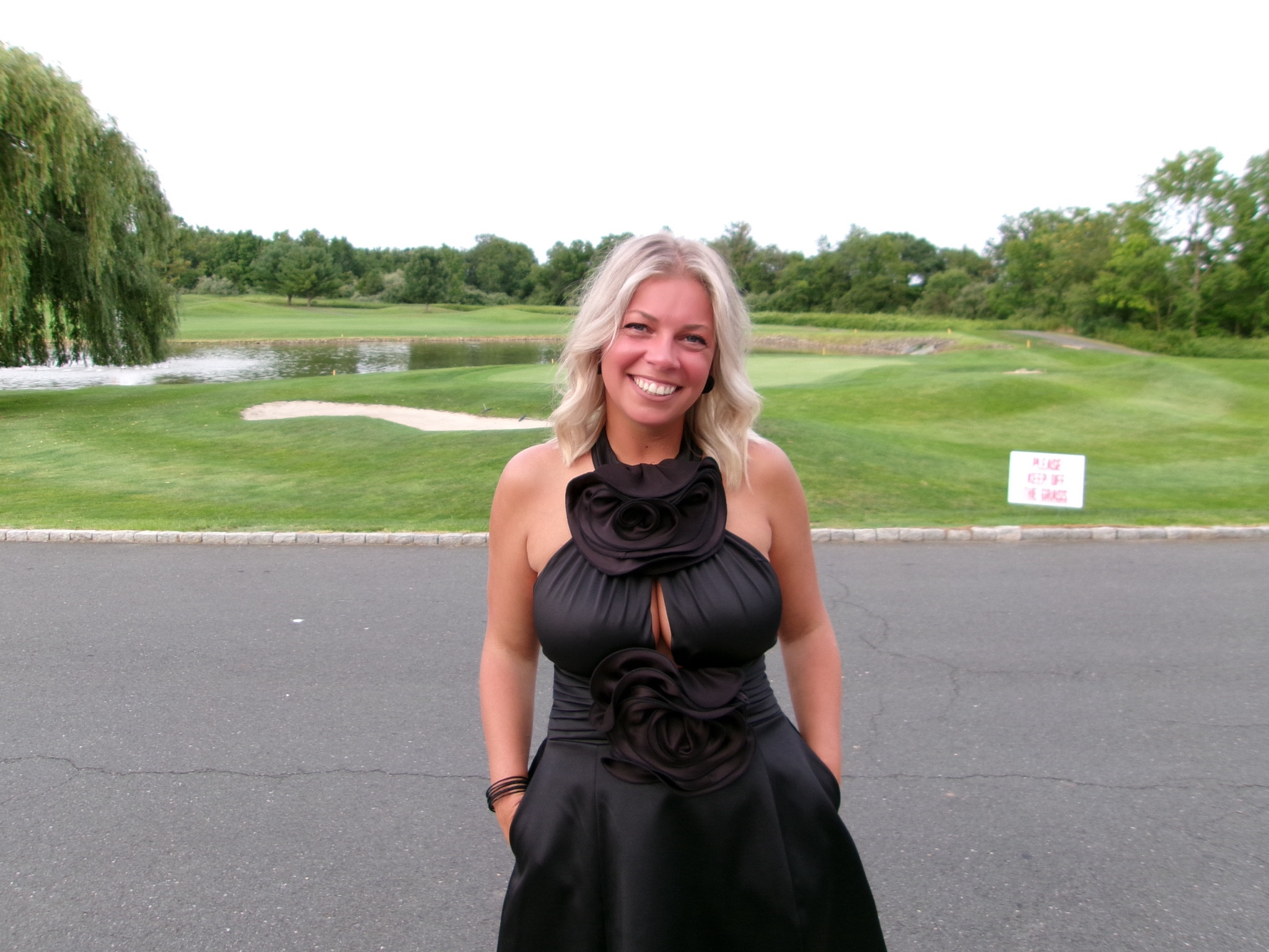 Little black dress 

#LTKParties #LTKFallSale #LTKSeasonal