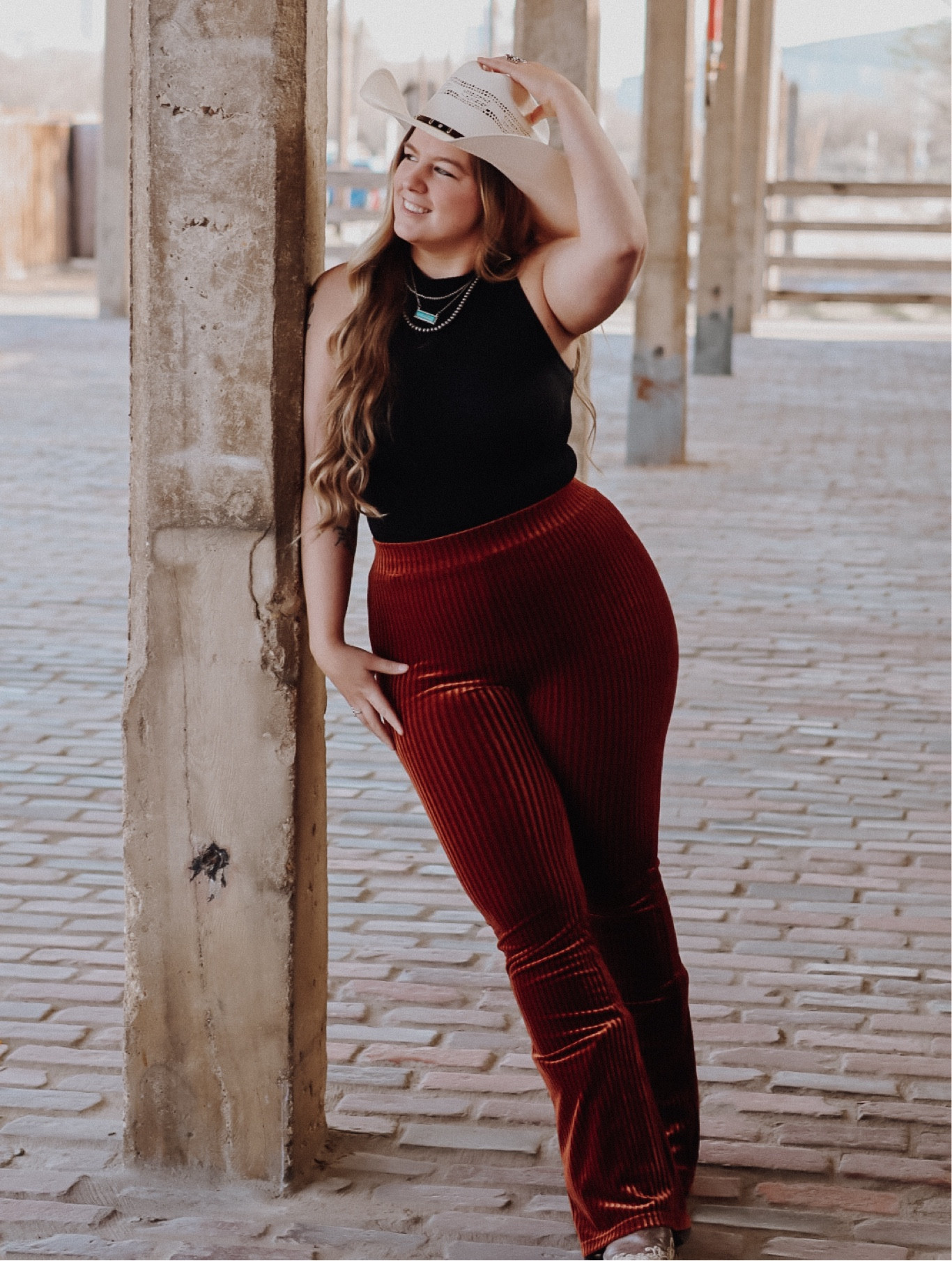 I’m obsessed with this outfit! It is so flattering!! 
Shirt: medium 
Pants: medium 

#LTKParties #LTKFestival #LTKMidsize