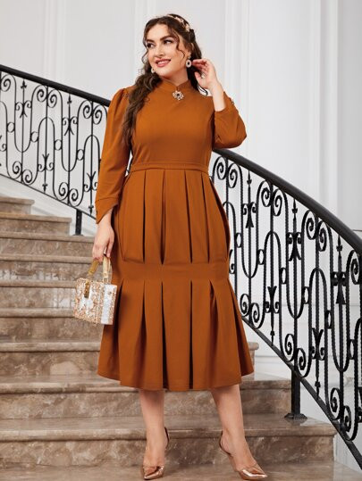 SHEIN Plus Pleated Hem Decor Detail Dress | SHEIN