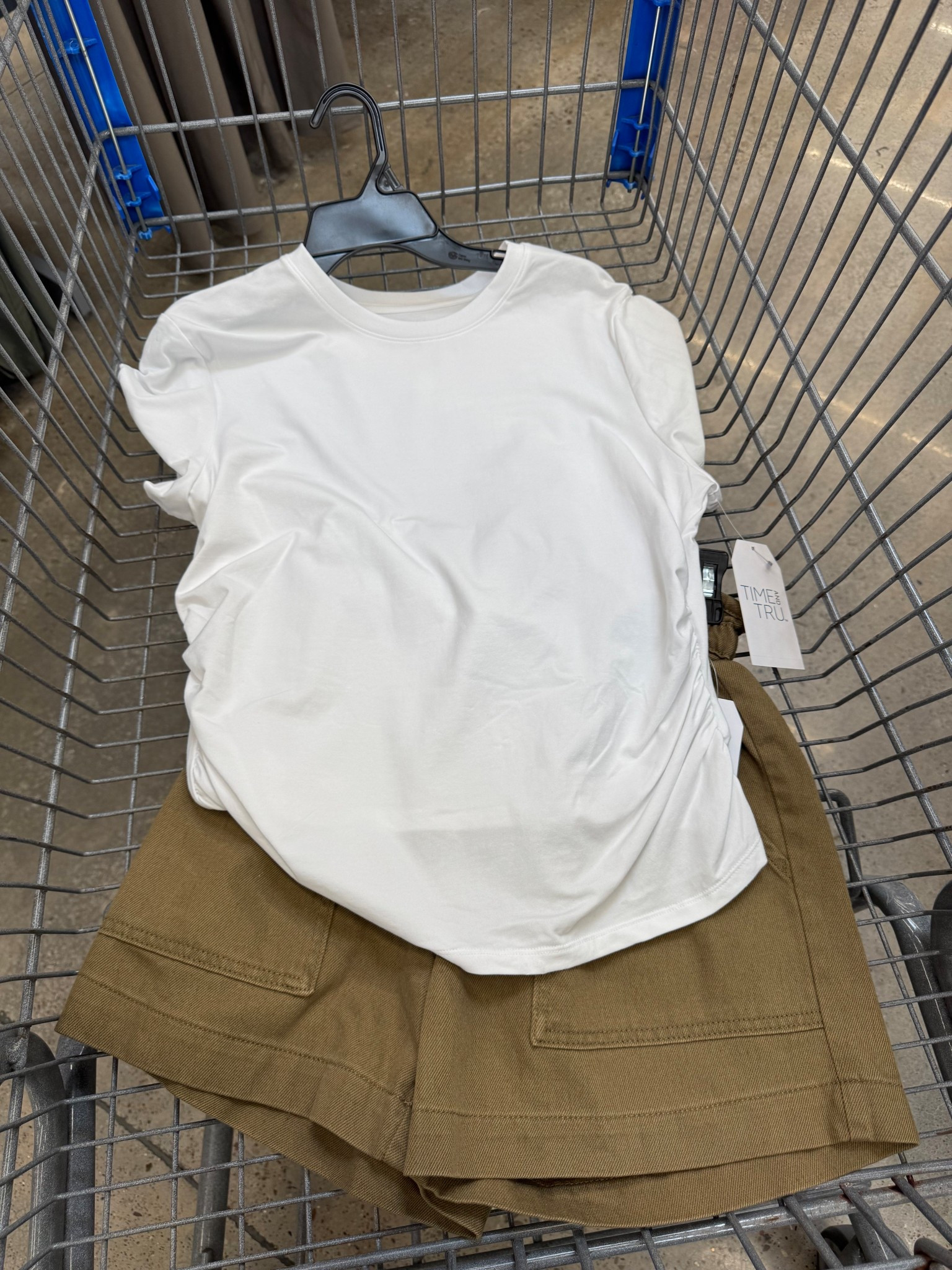 Walmart has been coming in clutch with some cute outfits  