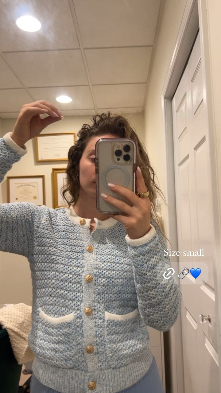 Wearing a size small in this Heartloom cardigan 

#LTKSeasonal #LTKWorkwear