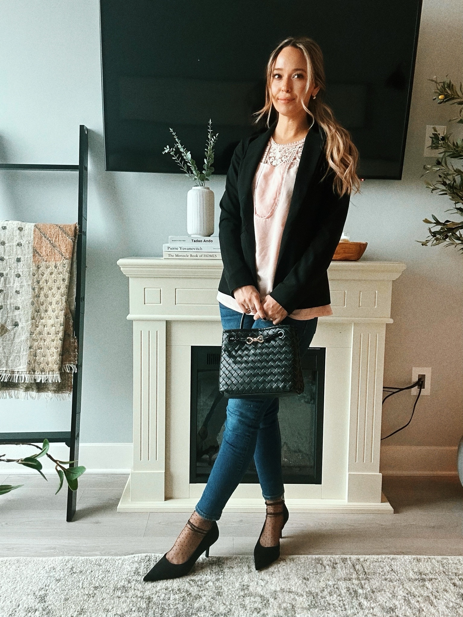 A casual but elegant look for work, date night, friend brunch, or really anywhere! 

#LTKSeasonal #LTKWorkwear #LTKStyleTip