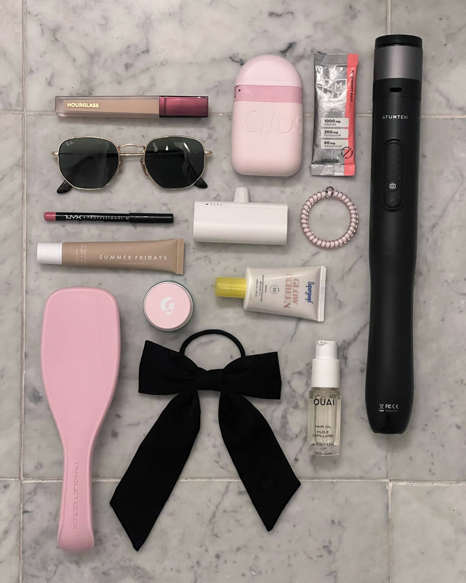 what’s in my bag 🎀

#LTKbeauty #LTKfindsunder50