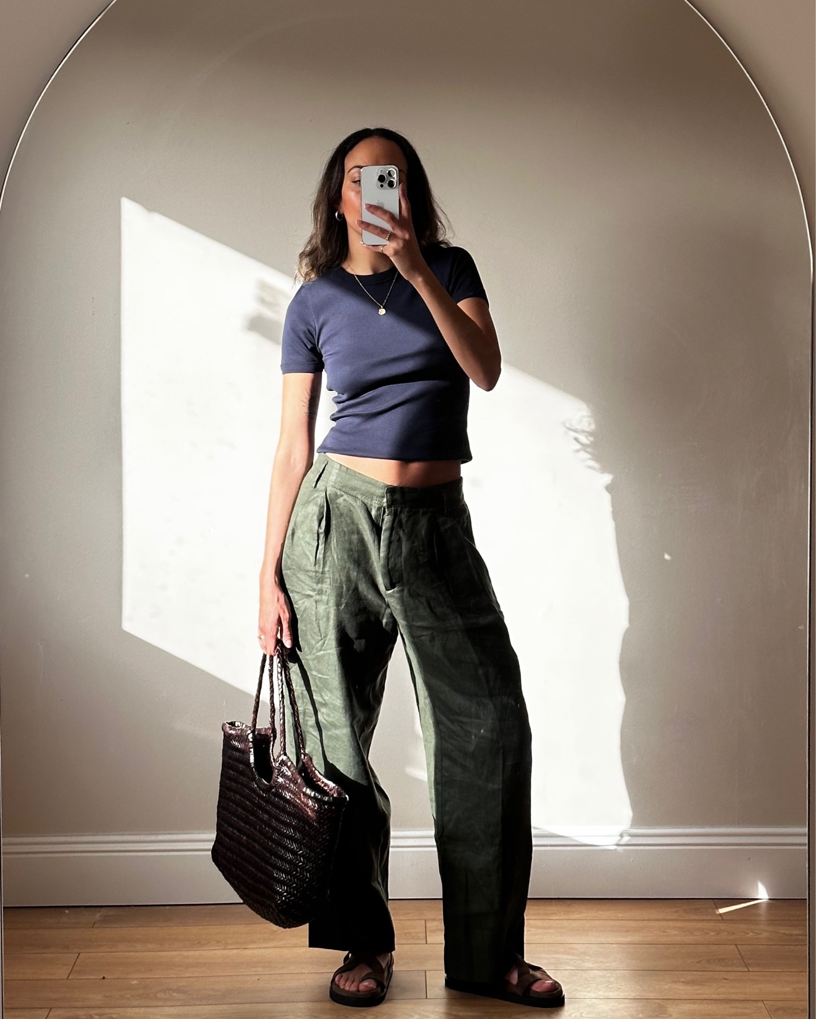 Flore flore, cropped tshirt, MASSIMO DUTTI, wide pants, cargo pants, dragon diffusion, basket weave bag, spring outfits, minimal outfits

#LTKstyletip #LTKeurope