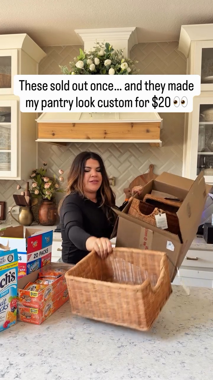 @Target These $20 pantry baskets are finally back and I get the hype now… they completely changed how my pantry looks without spending a fortune.

If your pantry feels cluttered or unorganized, this is the easiest upgrade 🙌🏼