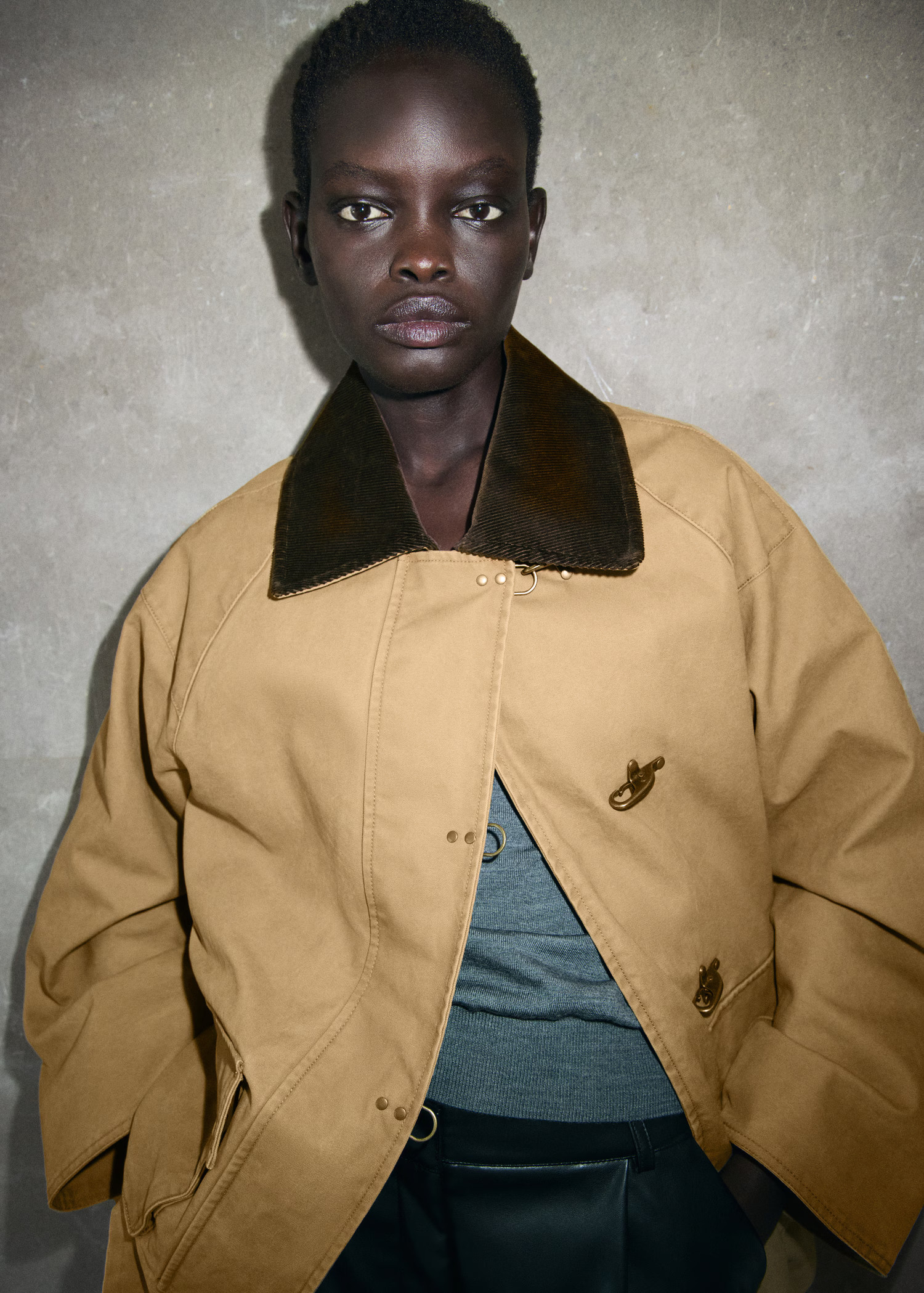 Oversized barn jacket with contrasting collar - Women | MANGO USA | Mango (US/MX/AU)