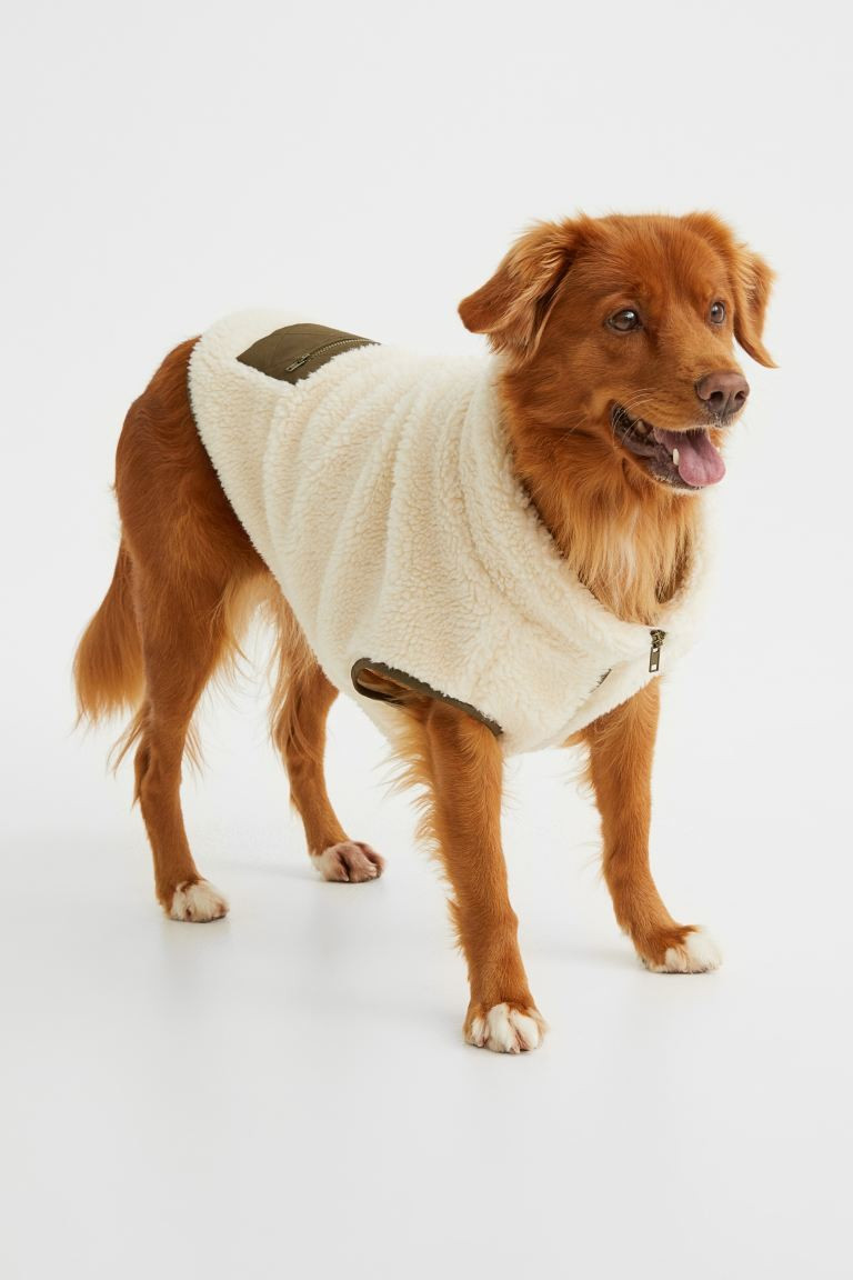 Hundejacke aus Lammfellimitat mit Tasche | H&M (DE, AT, CH, NL, FI)